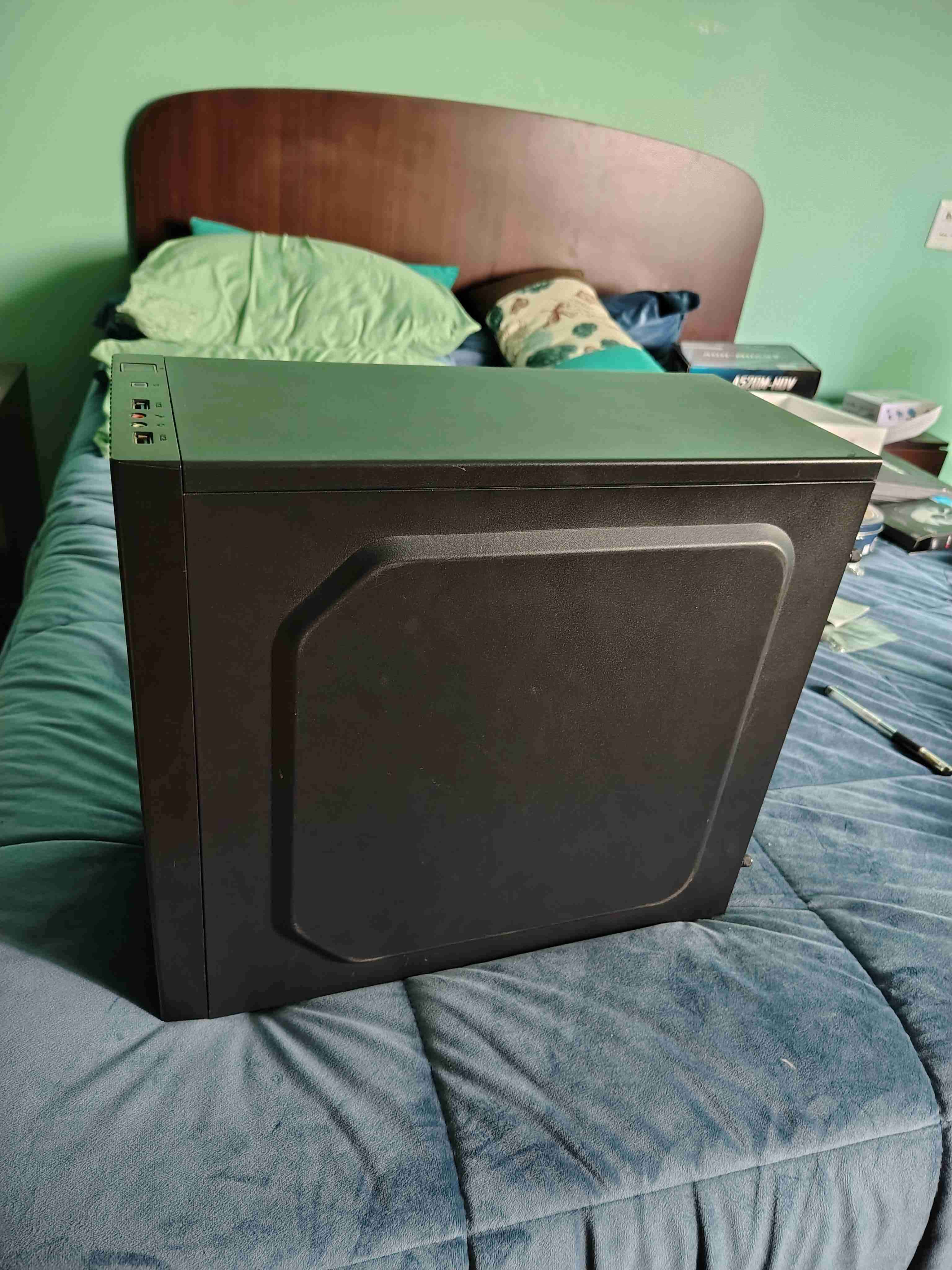 Gabinete de PC con panel de vidrio - miniatura 2