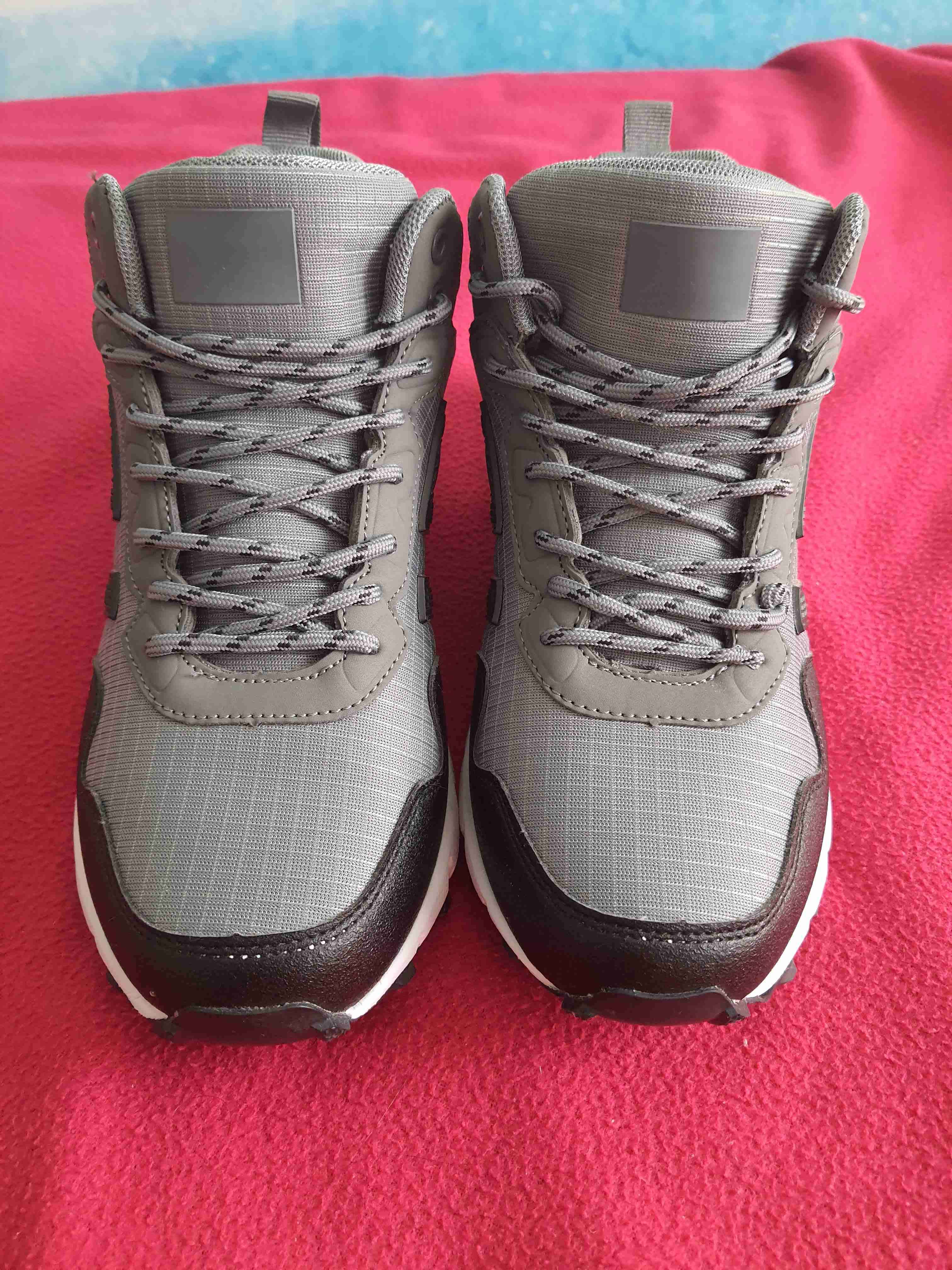 Zapatillas deportivas grises