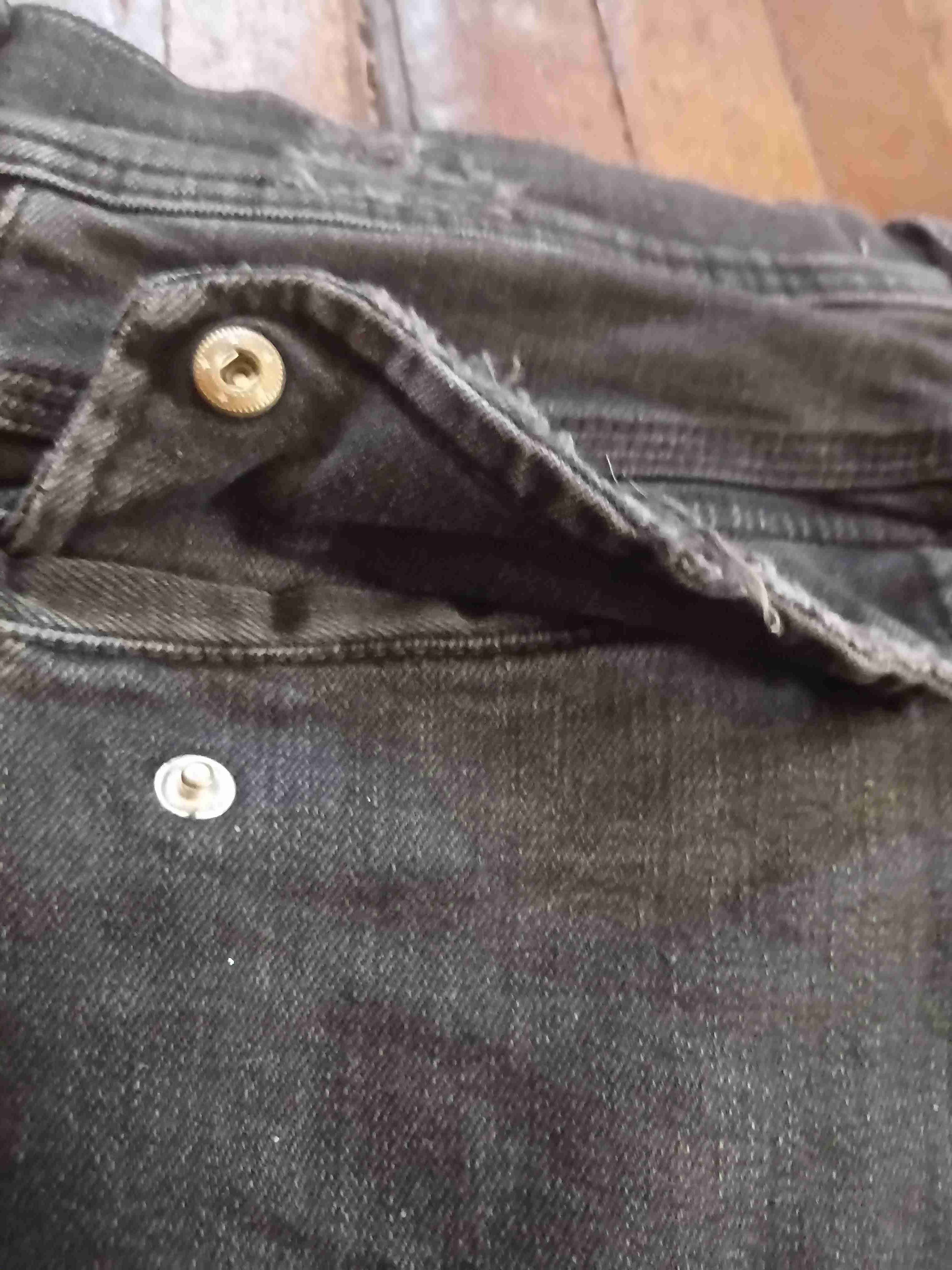 Jeans cargo negros con bolsillos - miniatura 3