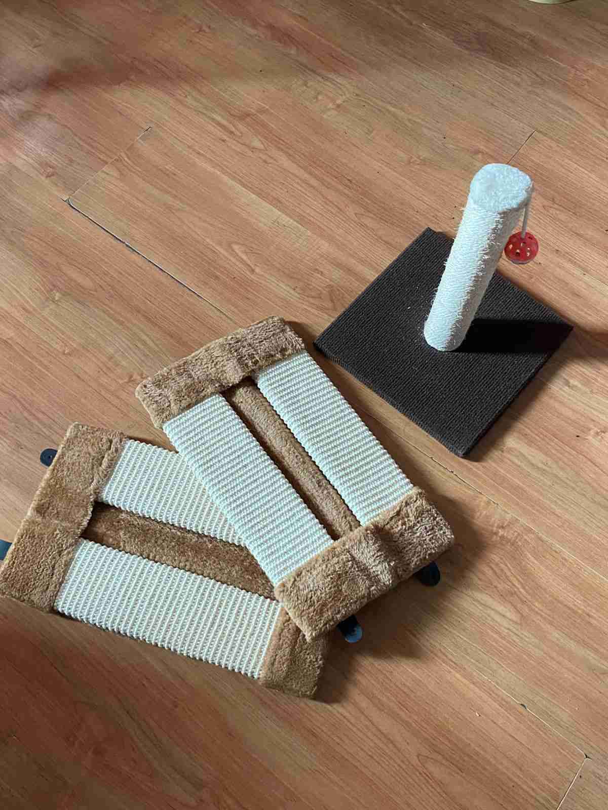 Rascador para gatos café