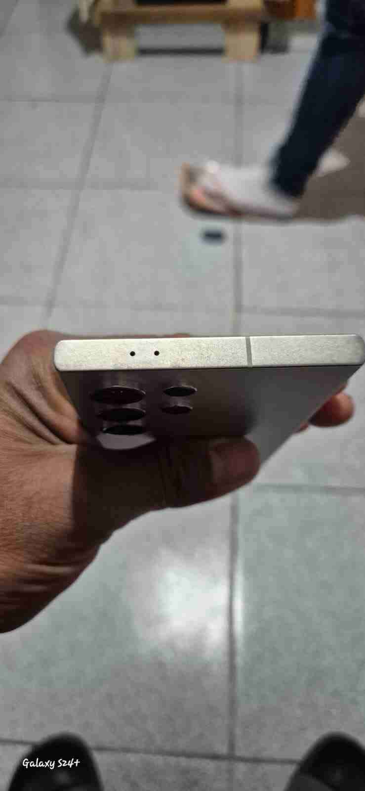 Galaxy S24 Ultra caja y teléfono - miniatura 6