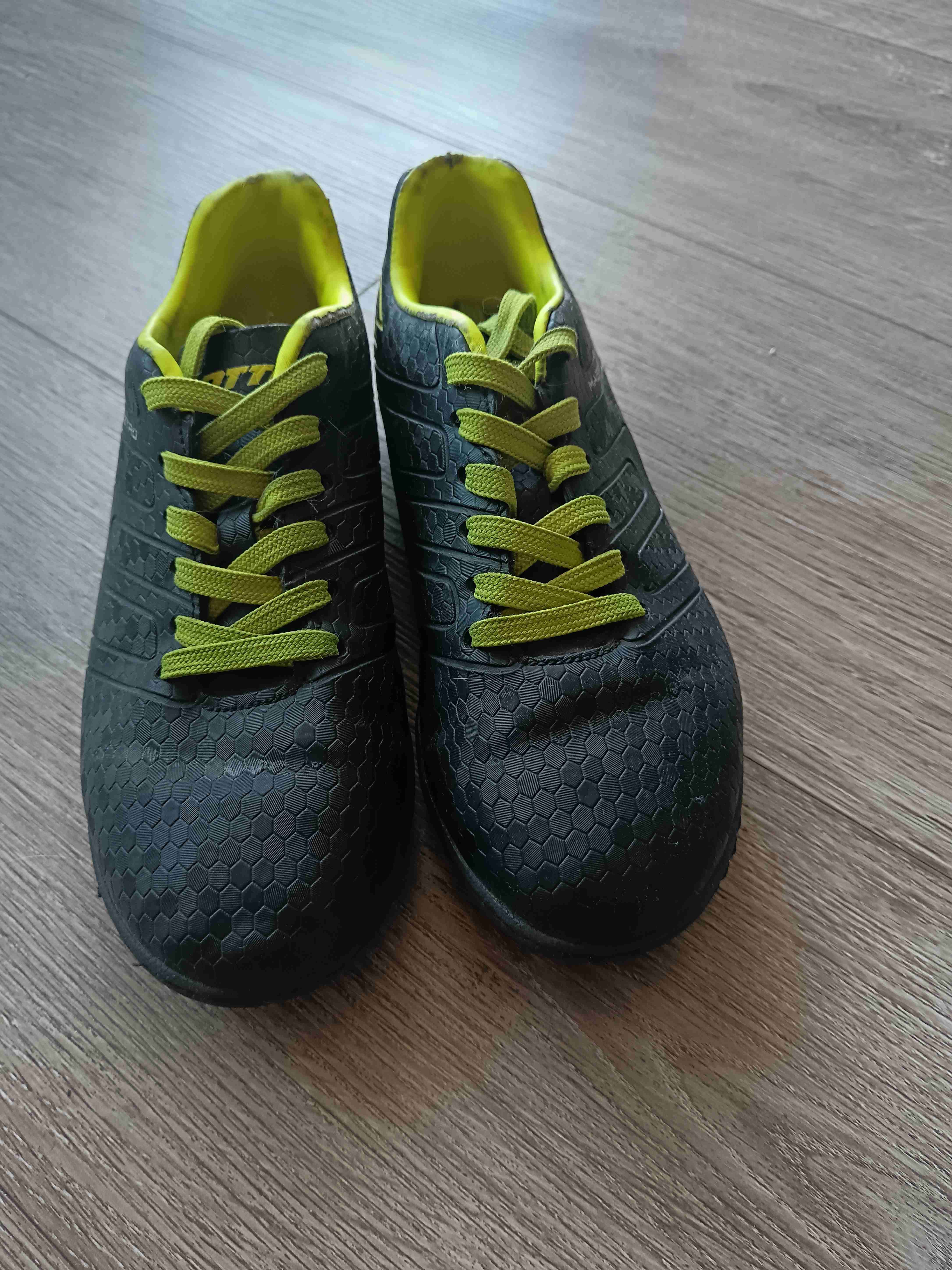 Zapatillas deportivas negras y verdes - miniatura 2