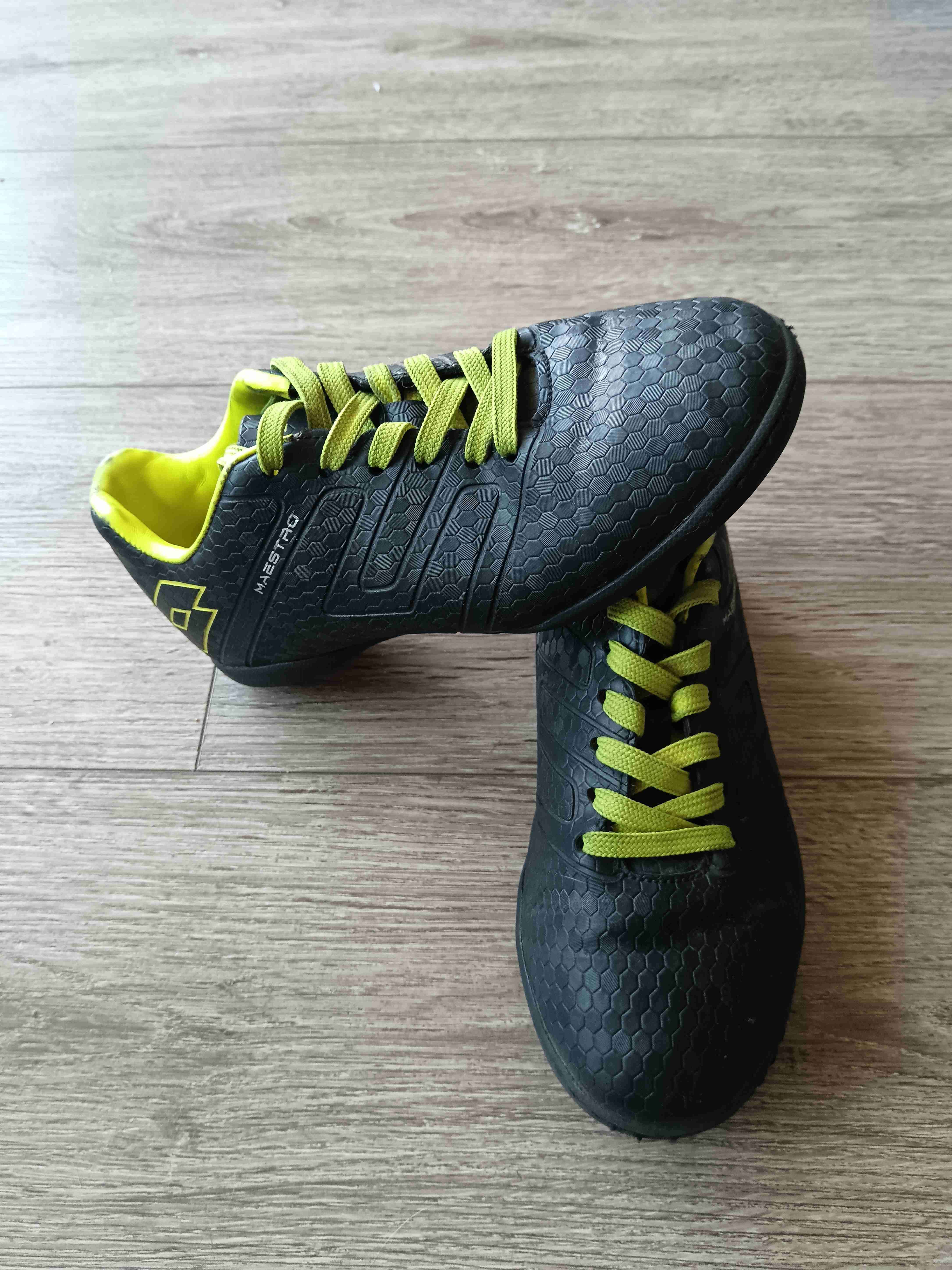 Zapatillas deportivas negras y verdes - miniatura 4