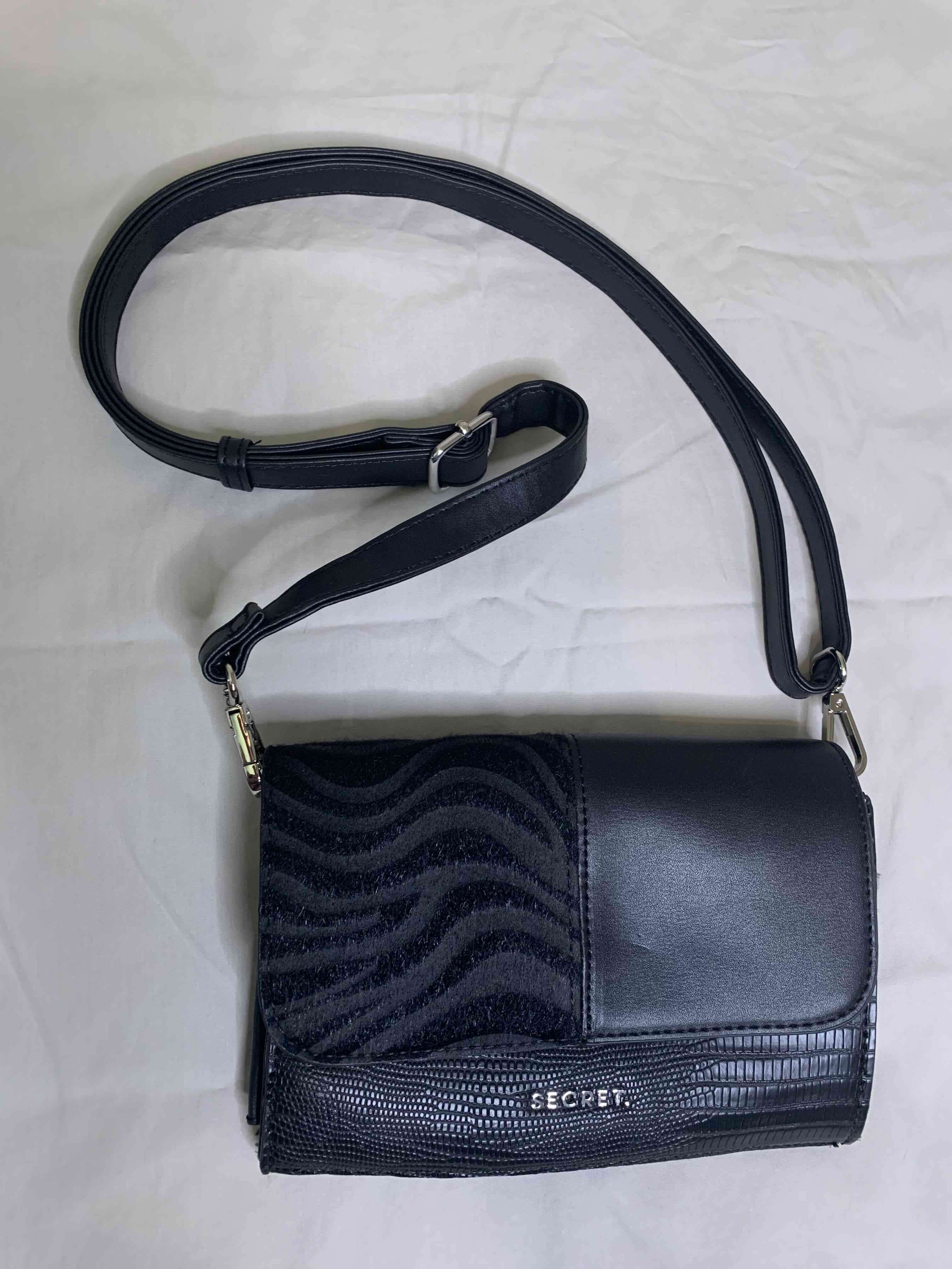 Cartera negra con correa desmontable - miniatura 3