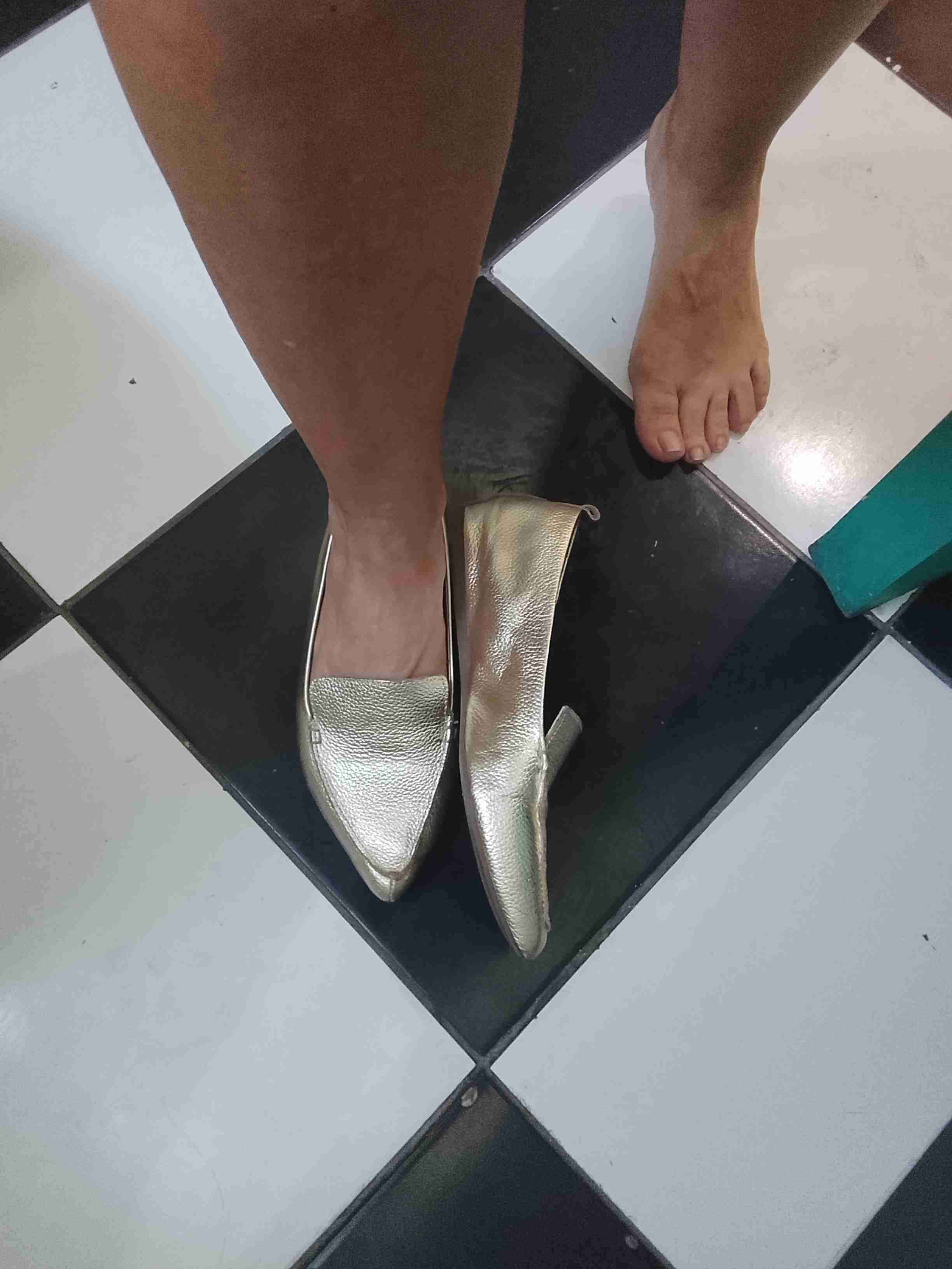 Zapatos planos dorados - miniatura 2