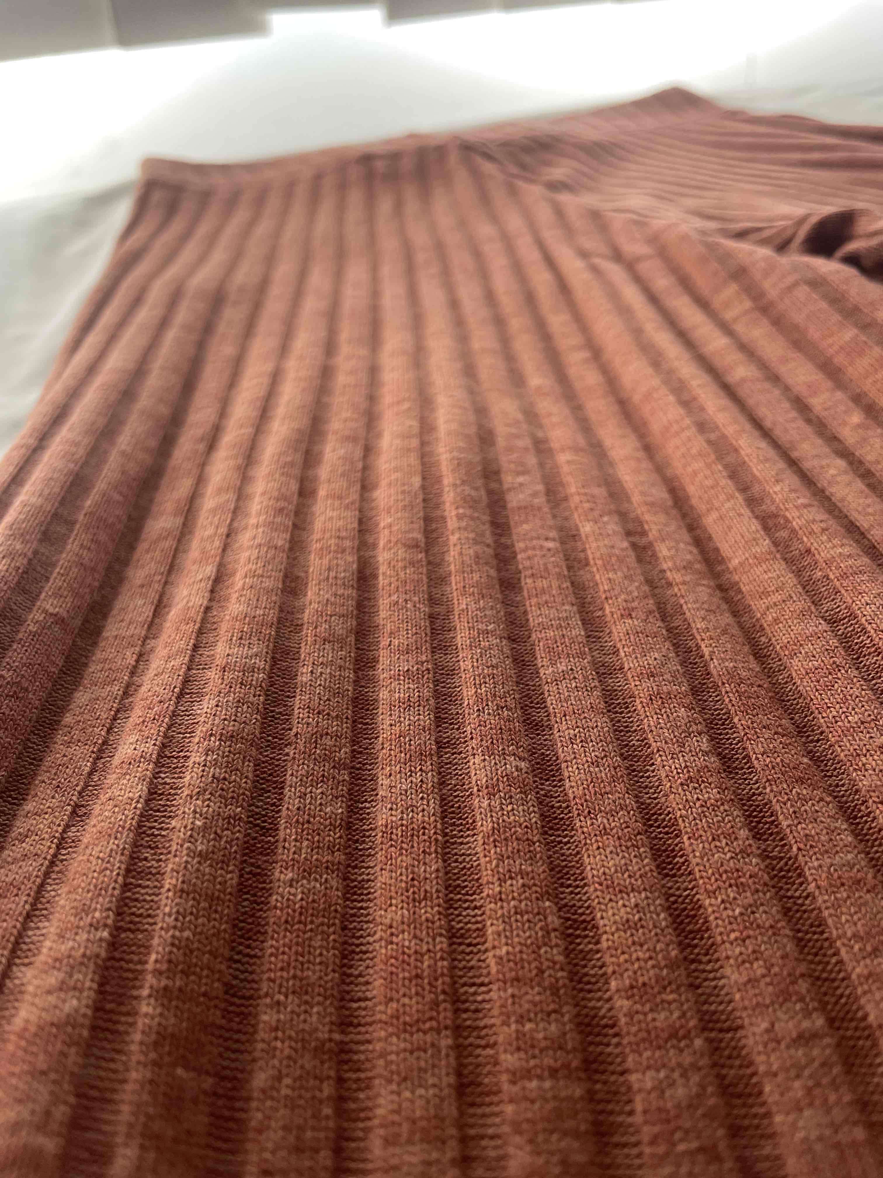 Pantalones mujer marrón acanalados - miniatura 2