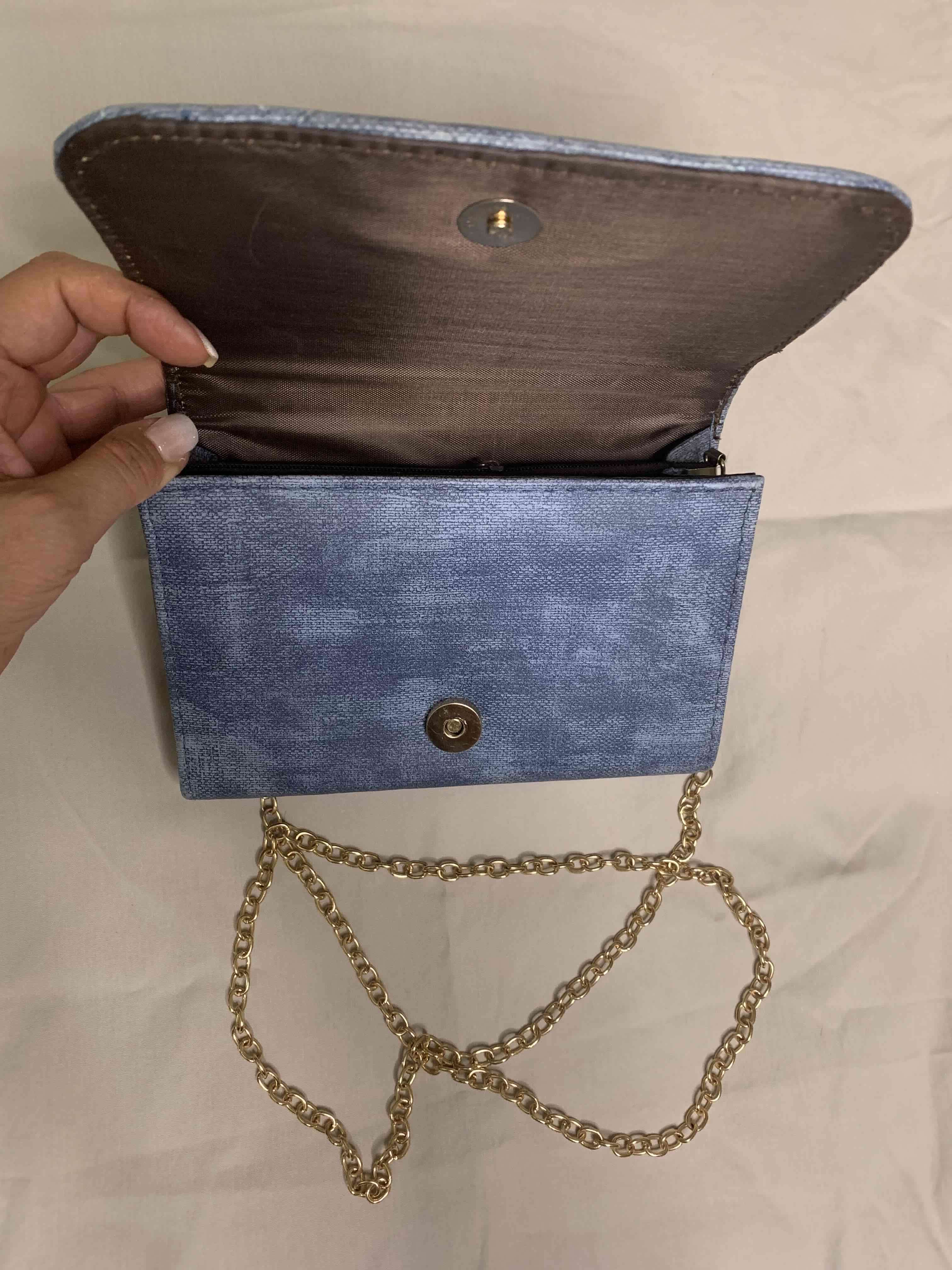 Cartera imitación denim con cadena dorada - miniatura 2