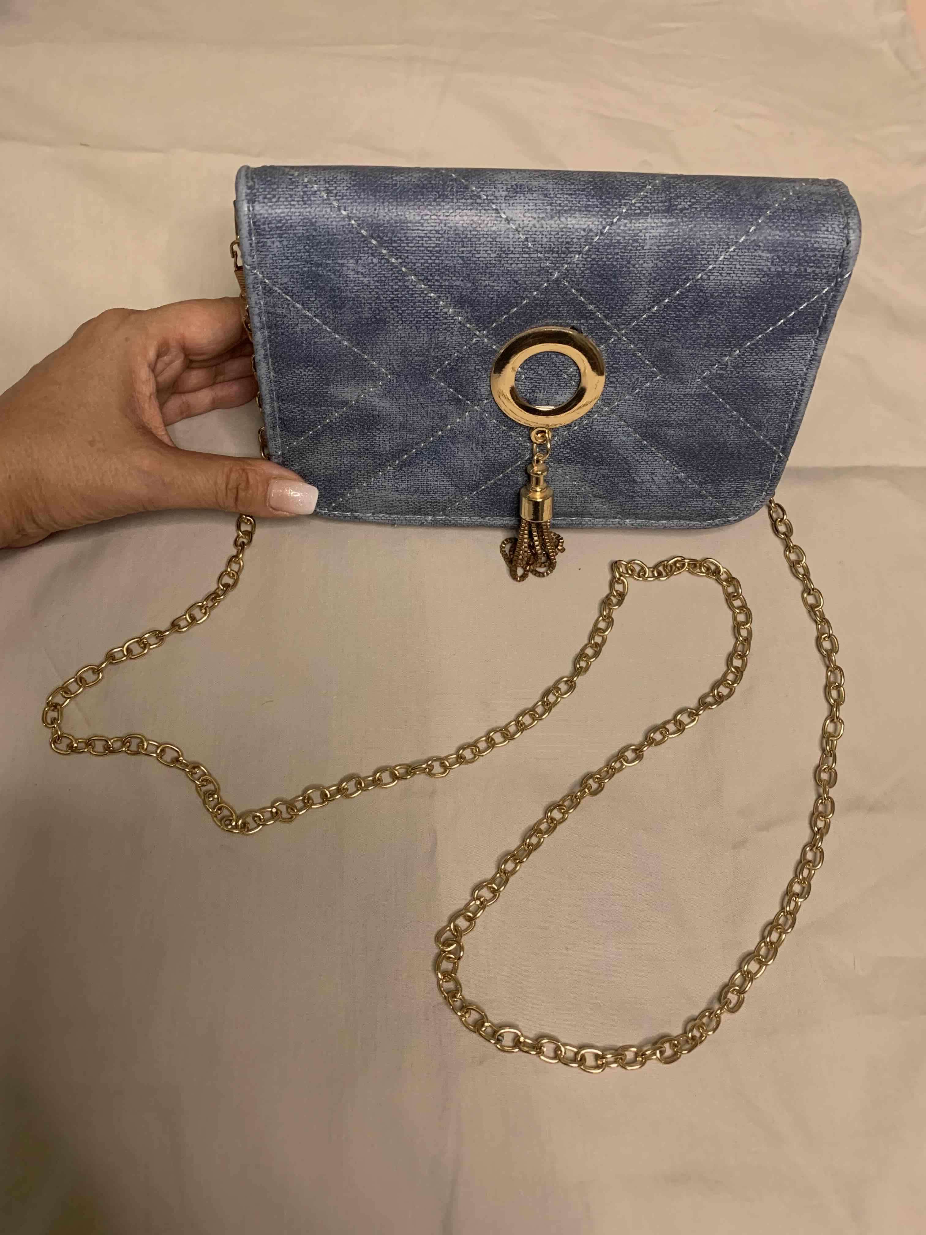 Cartera imitación denim con cadena dorada - miniatura 4