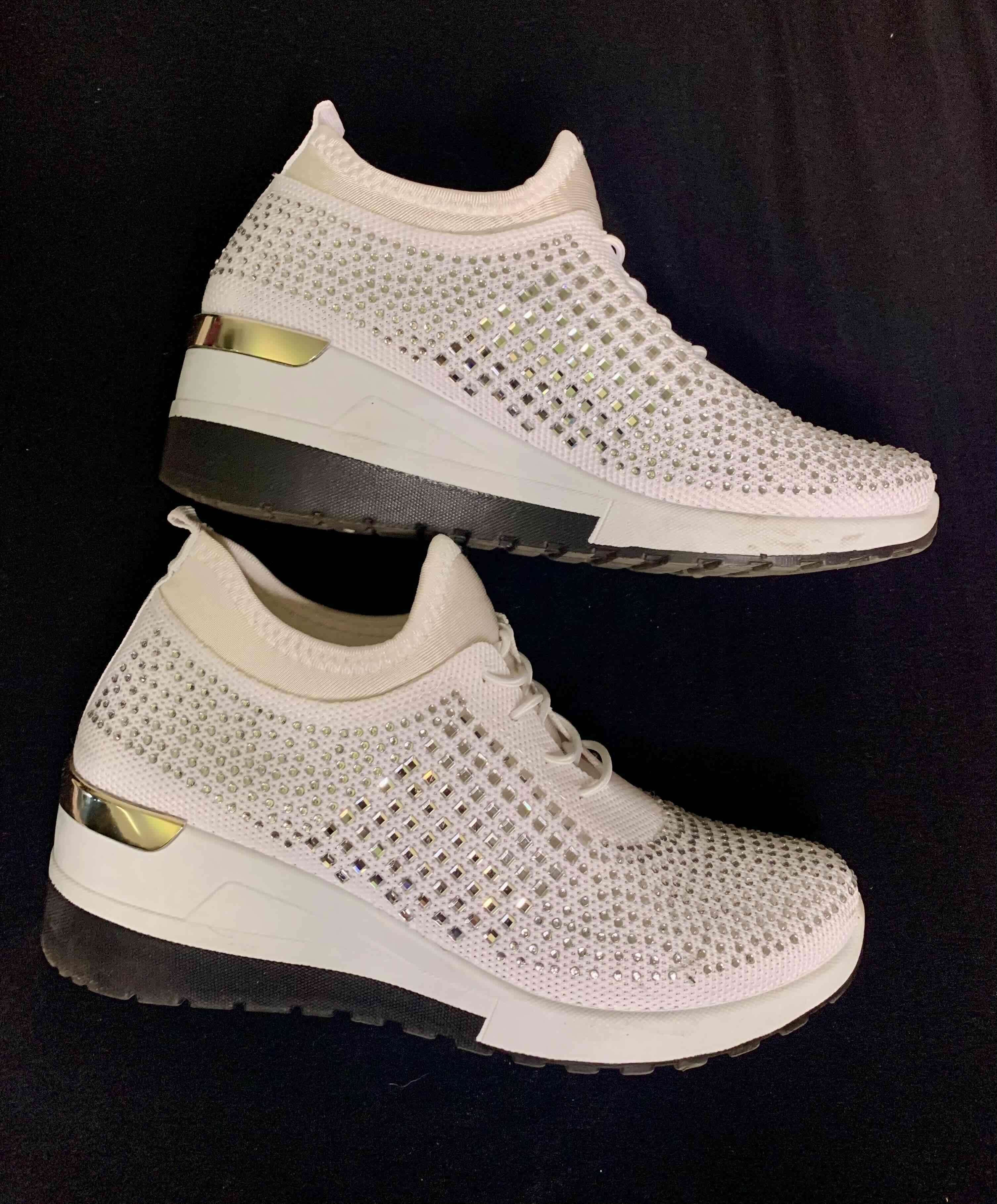 Zapatillas blancas con brillantes - miniatura 3