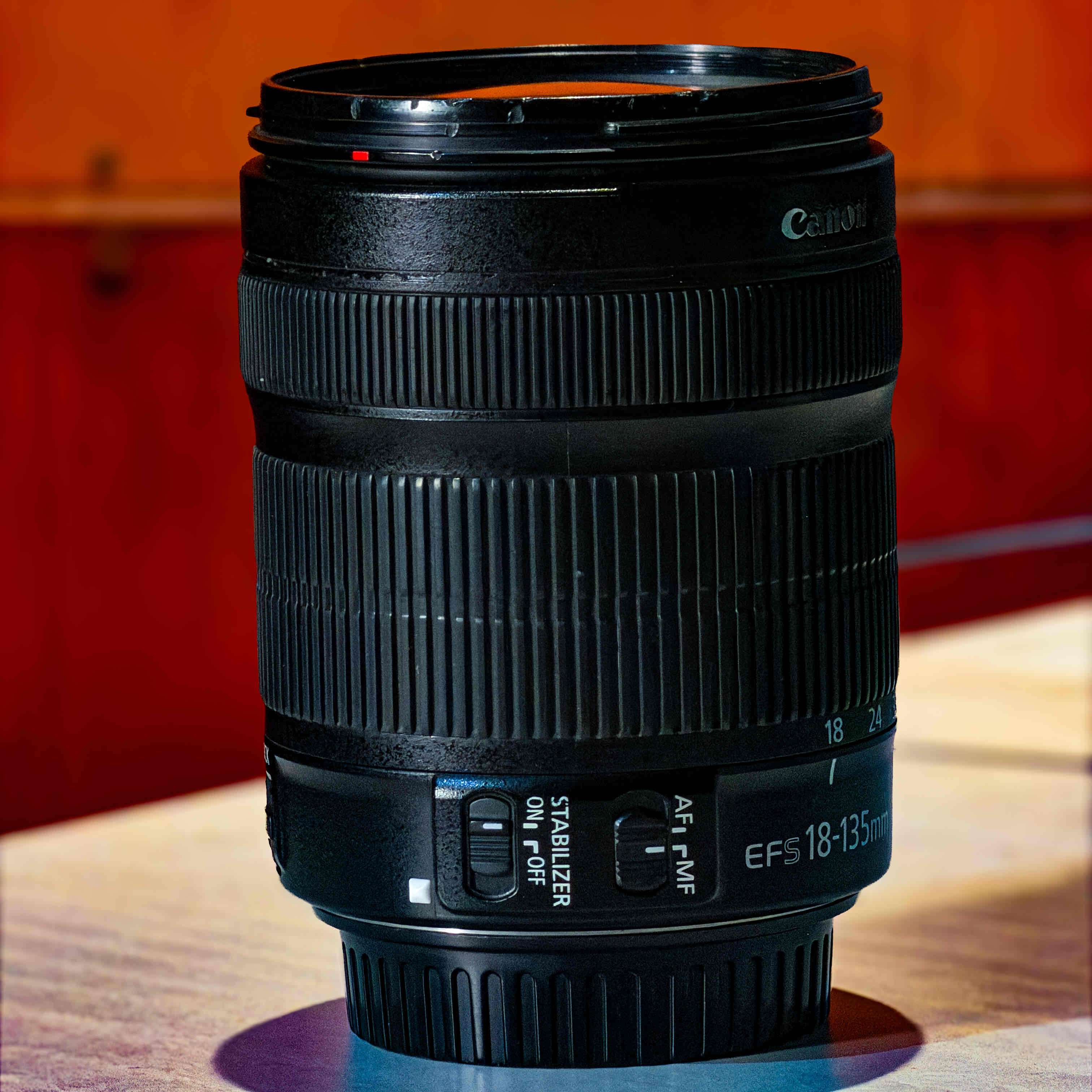 Lente Canon EF 18-135mm - miniatura 3