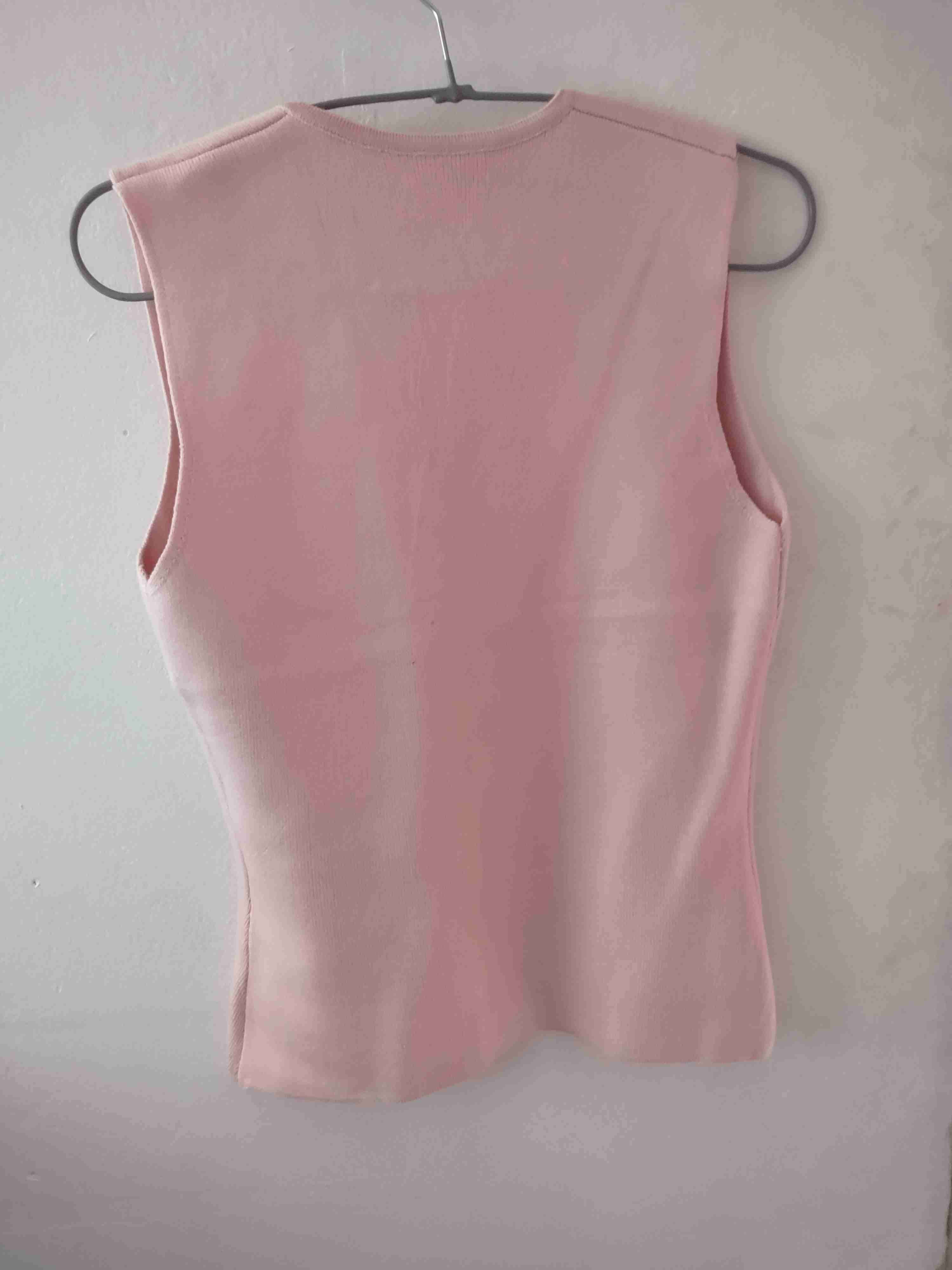 Chaleco rosado sin mangas - miniatura 3