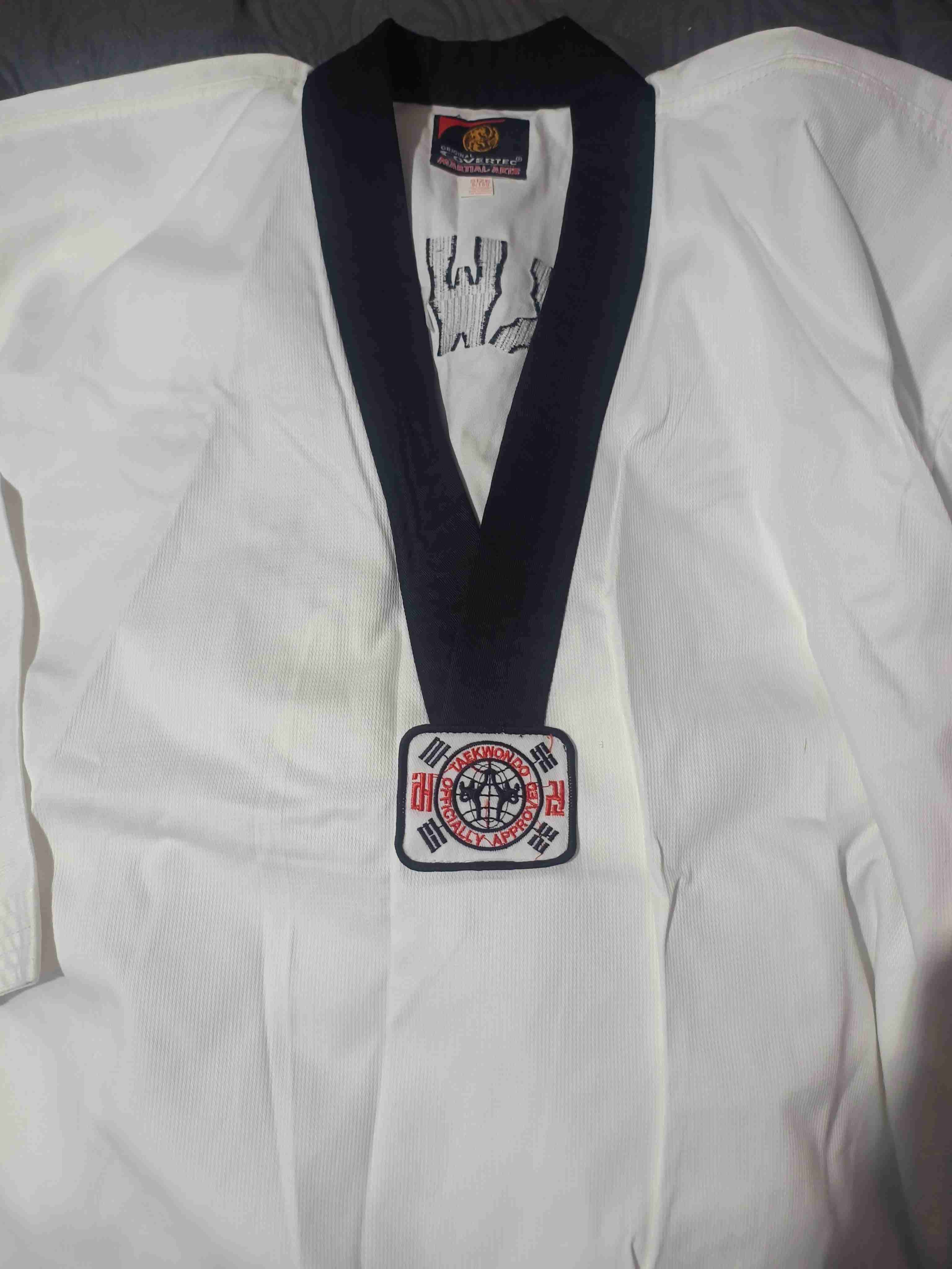 Uniforme de taekwondo blanco