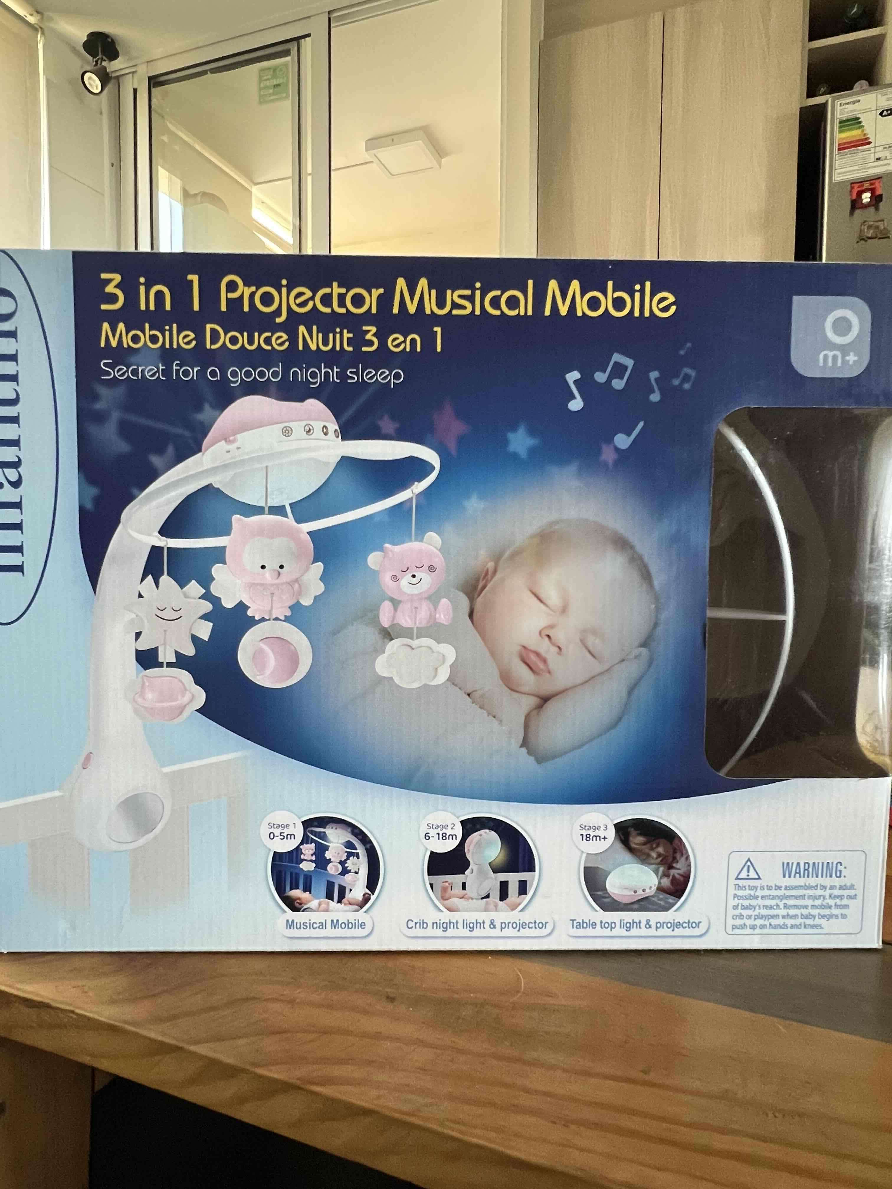 Móvil musical proyector 3 en 1