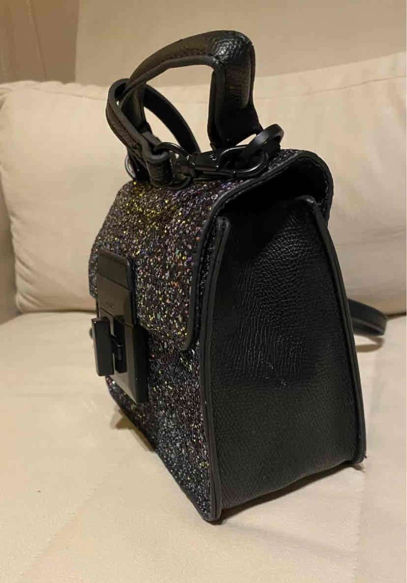 Cartera de mano con brillos - miniatura 2