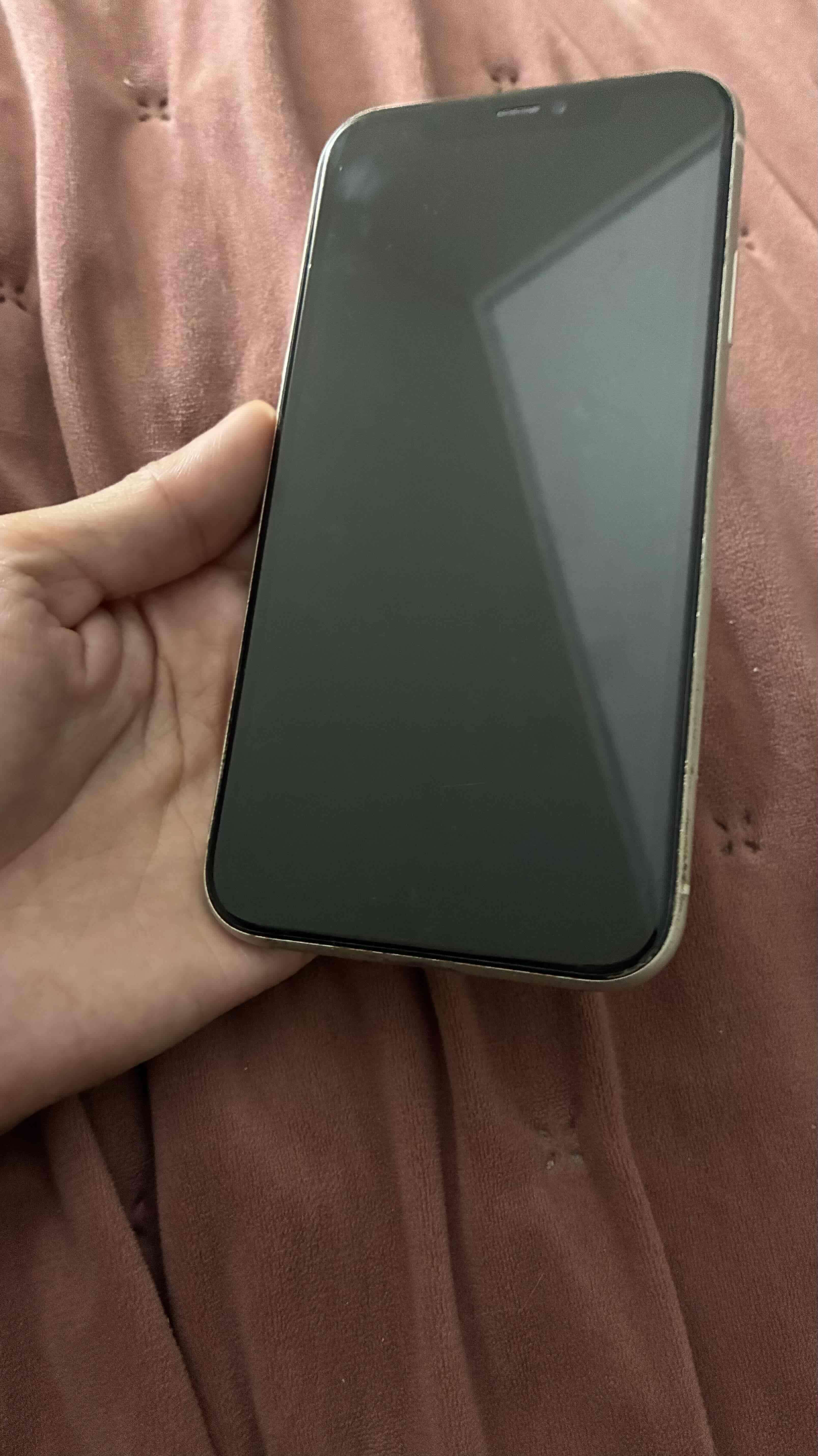 iPhone blanco en buen estado - miniatura 2