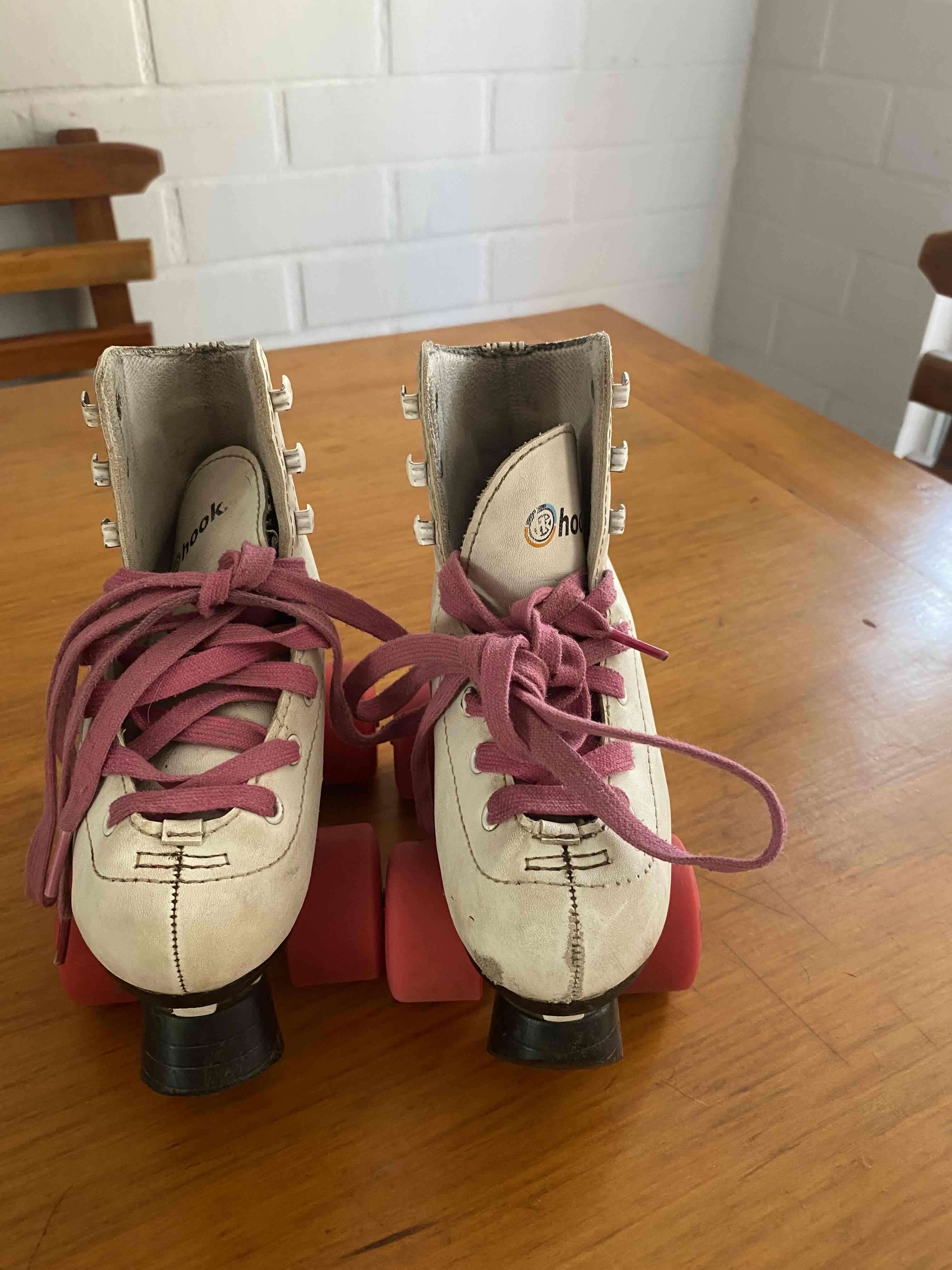 Patines de cuatro ruedas blancos - miniatura 3