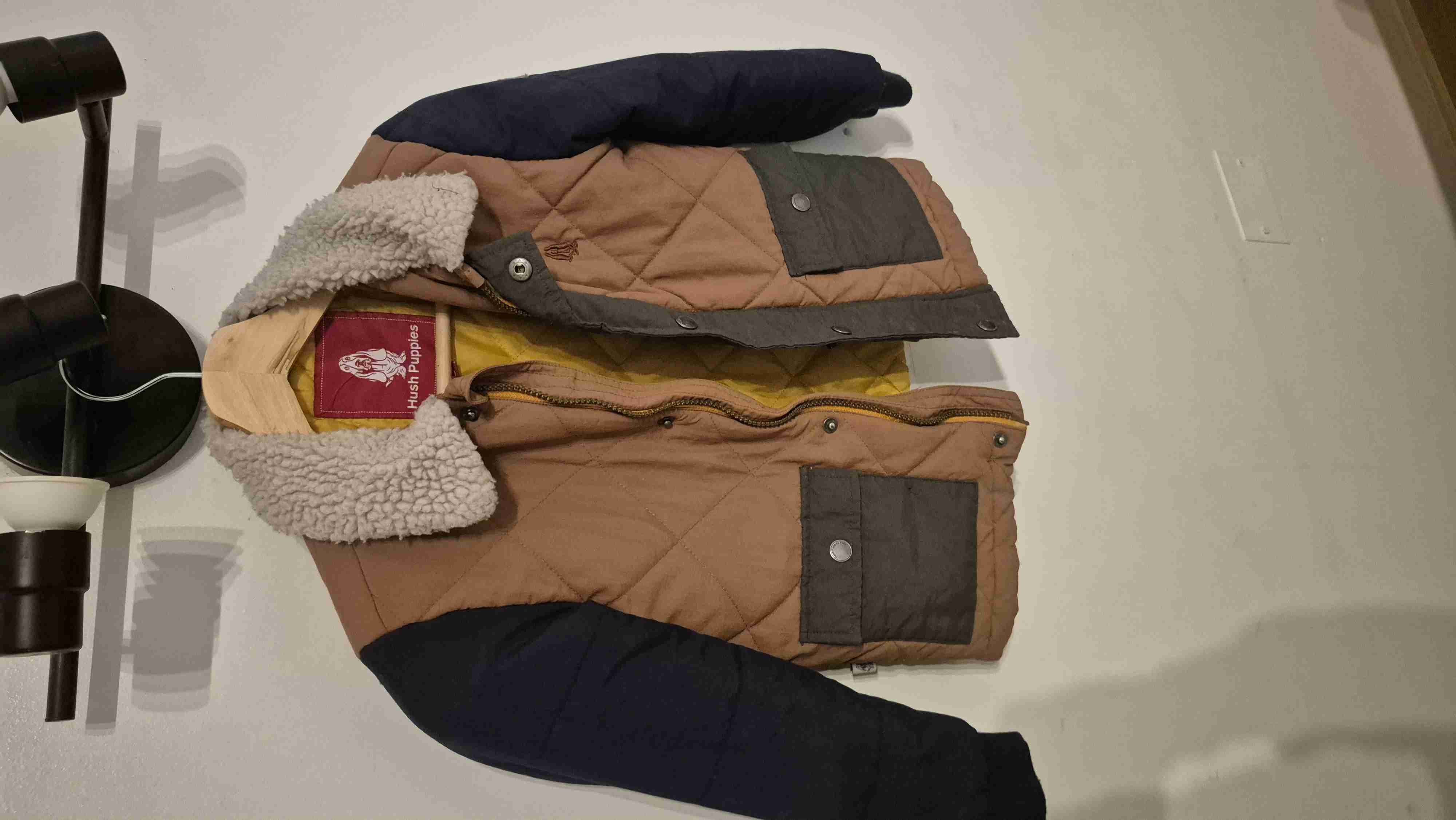 Chaqueta Hush Puppies café y azul