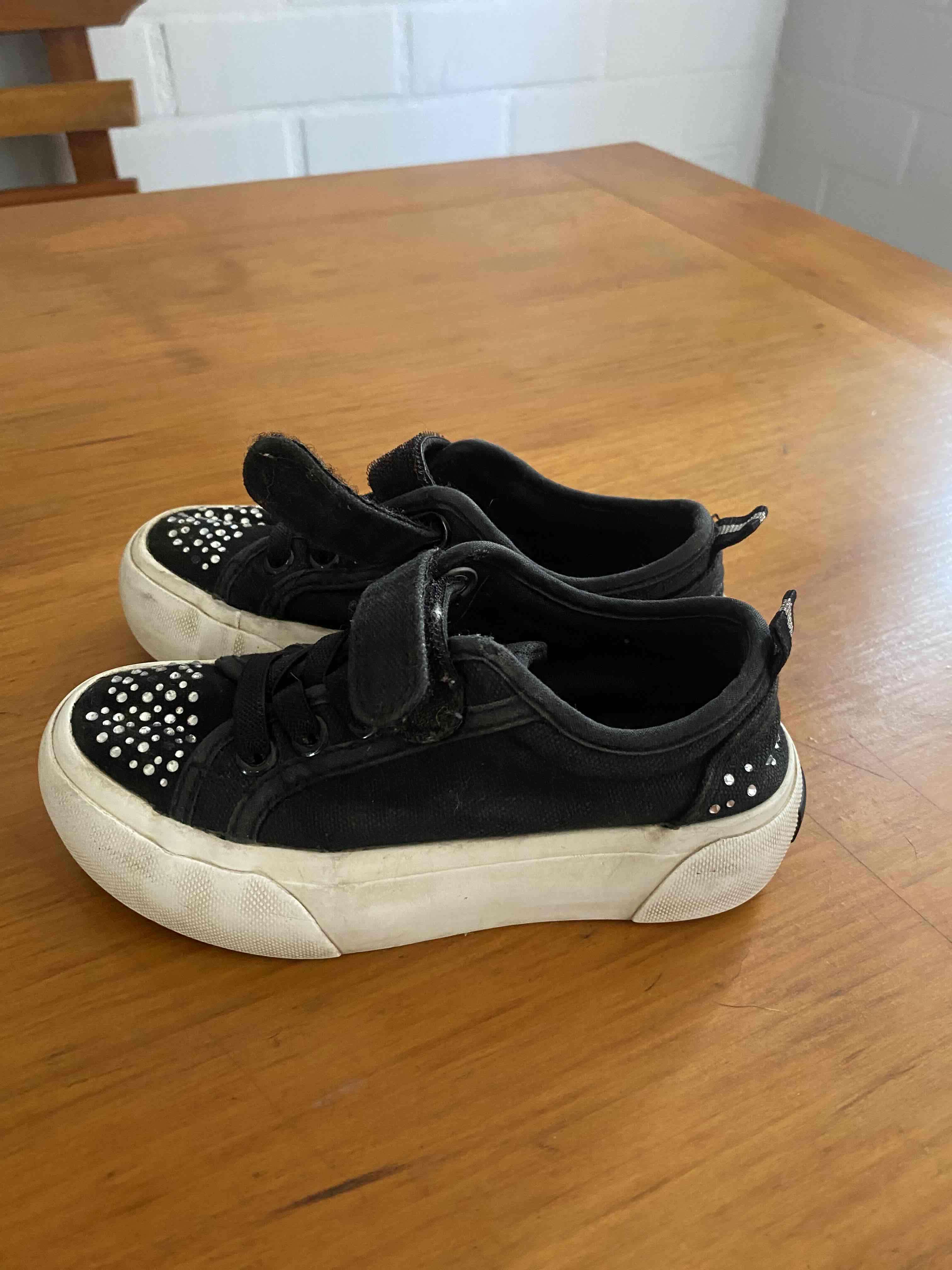 Zapatillas negras con brillantes Pillín - miniatura 3