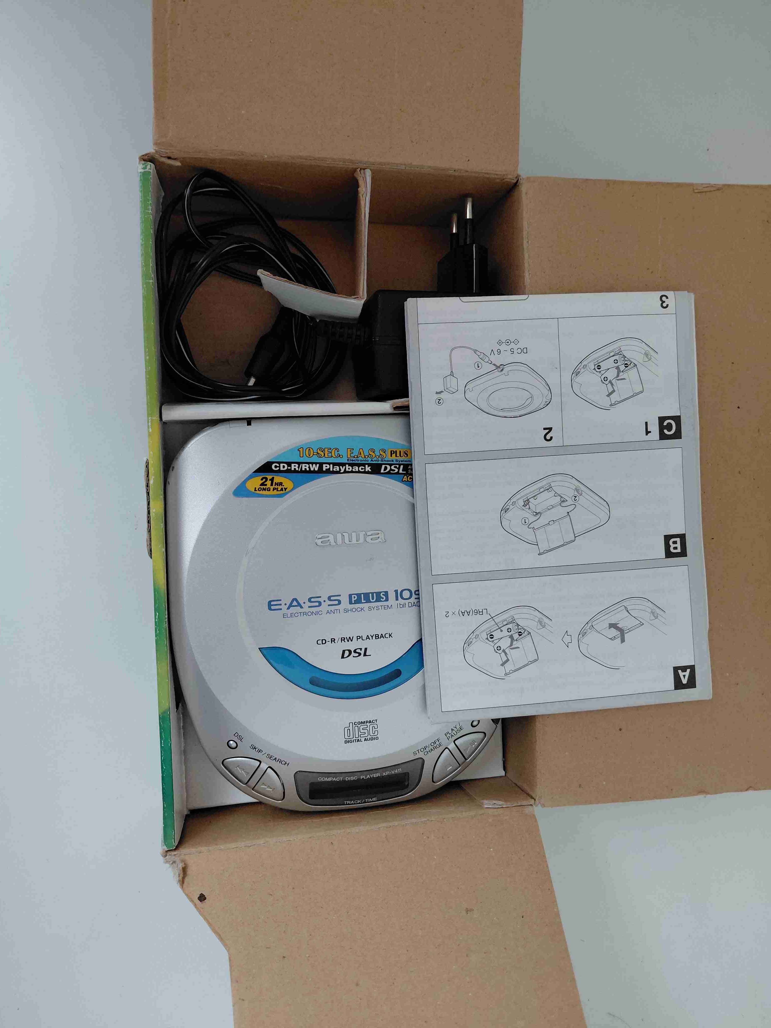 Discman Aiwa XP-V411 con caja y adaptador original - miniatura 2