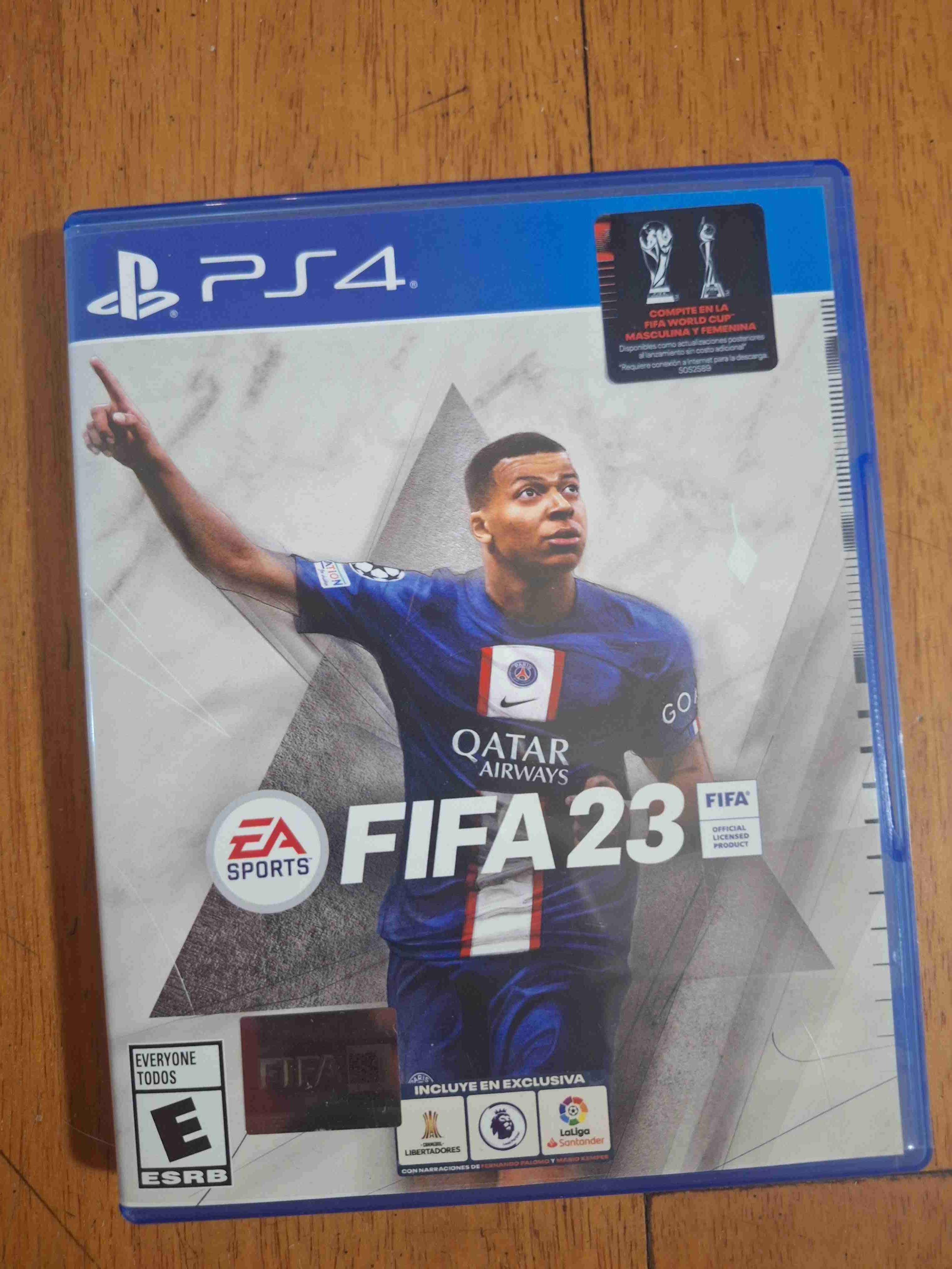 Juego PS4 FIFA 23 en caja