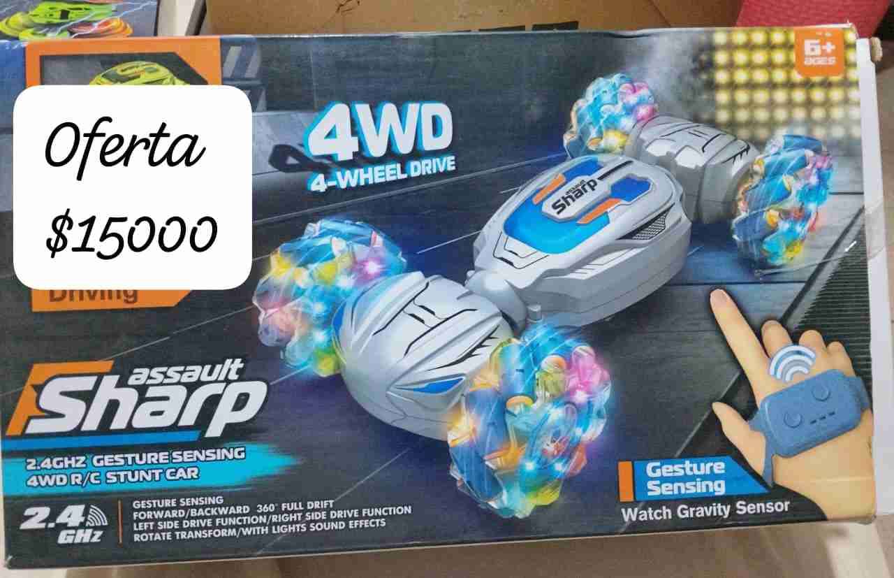 Auto a control remoto 4WD Sharp