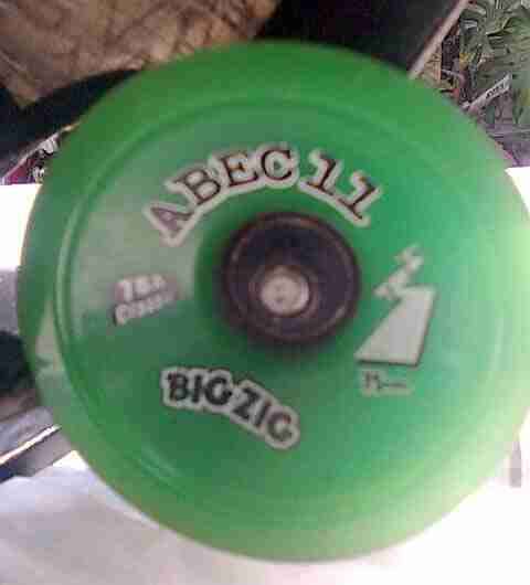 Longboard de cuatro ruedas - miniatura 3