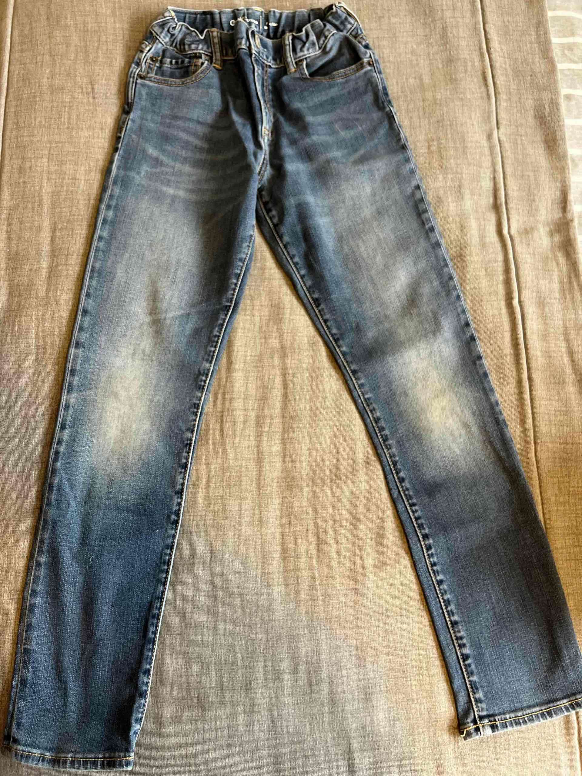 Jeans azul desgastado