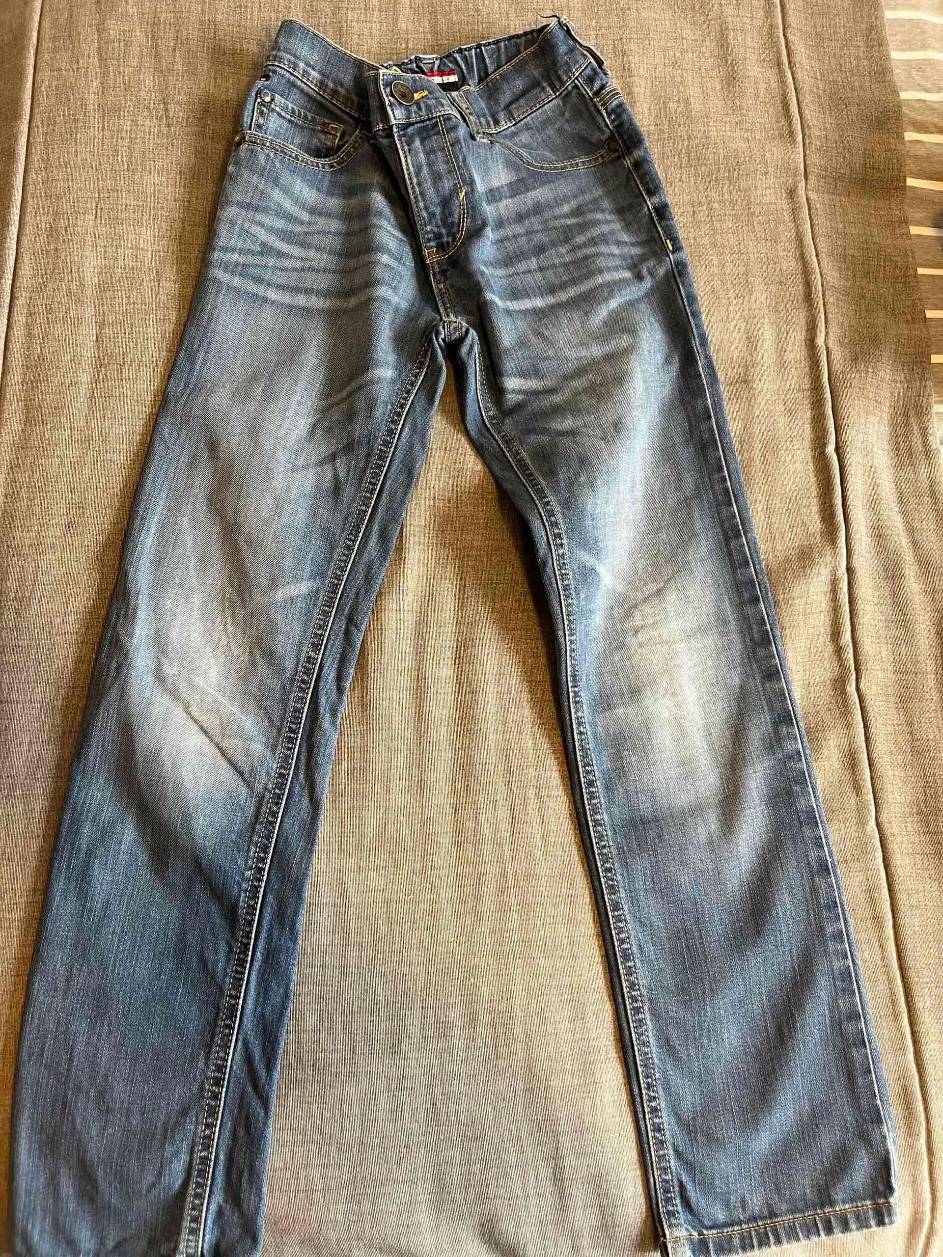 Jeans azules gastados