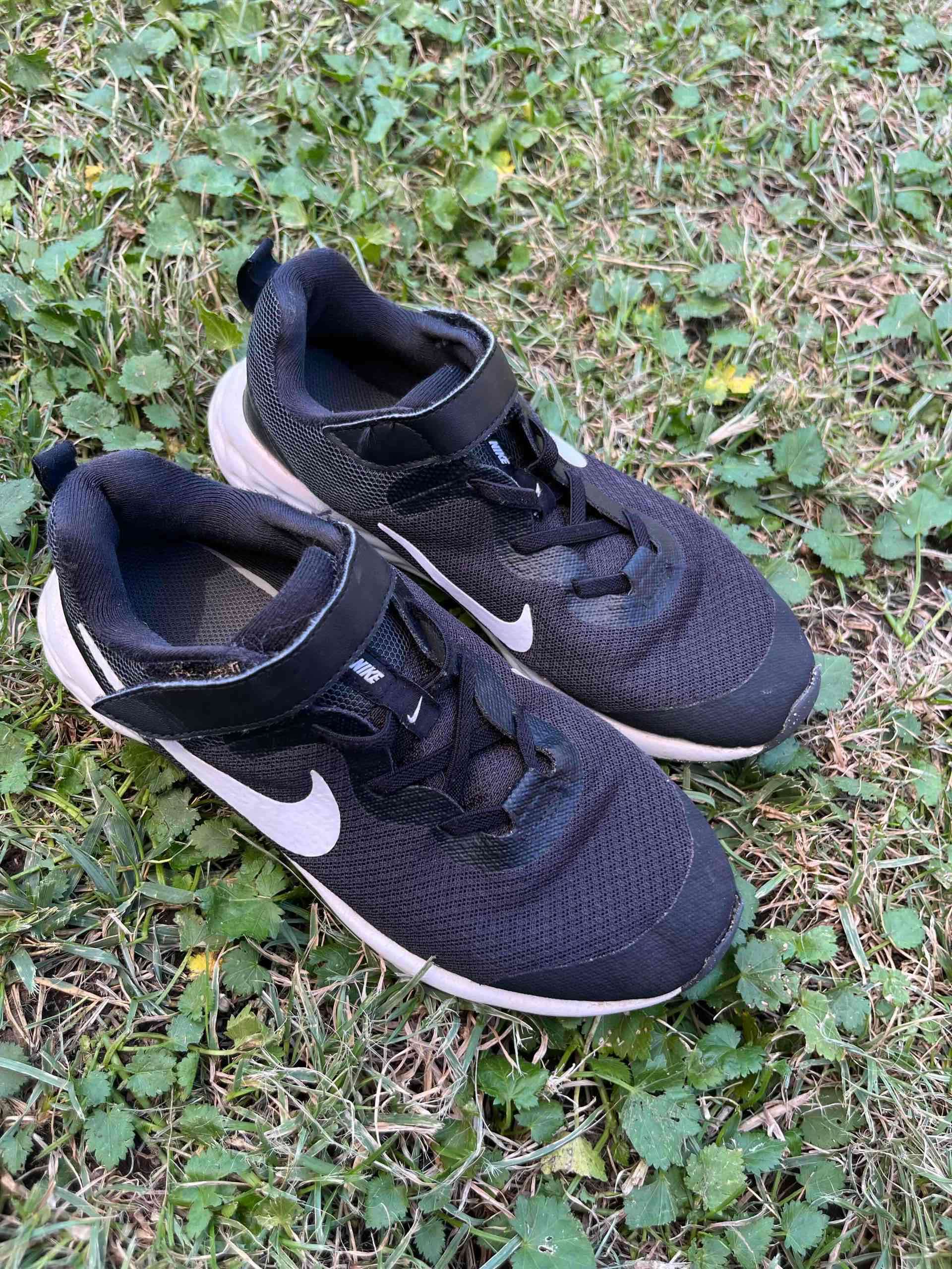 Zapatillas negras deportivas