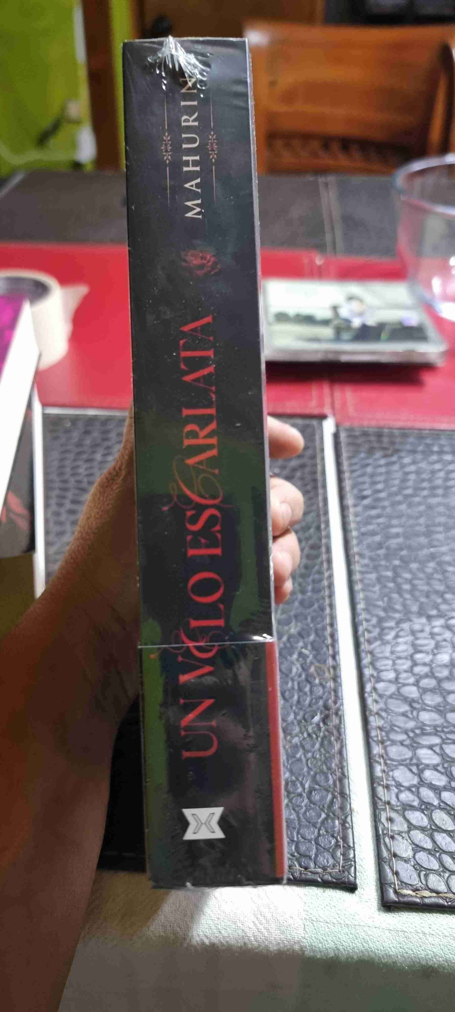 Libro Un Velo Escarlata nuevo - miniatura 4