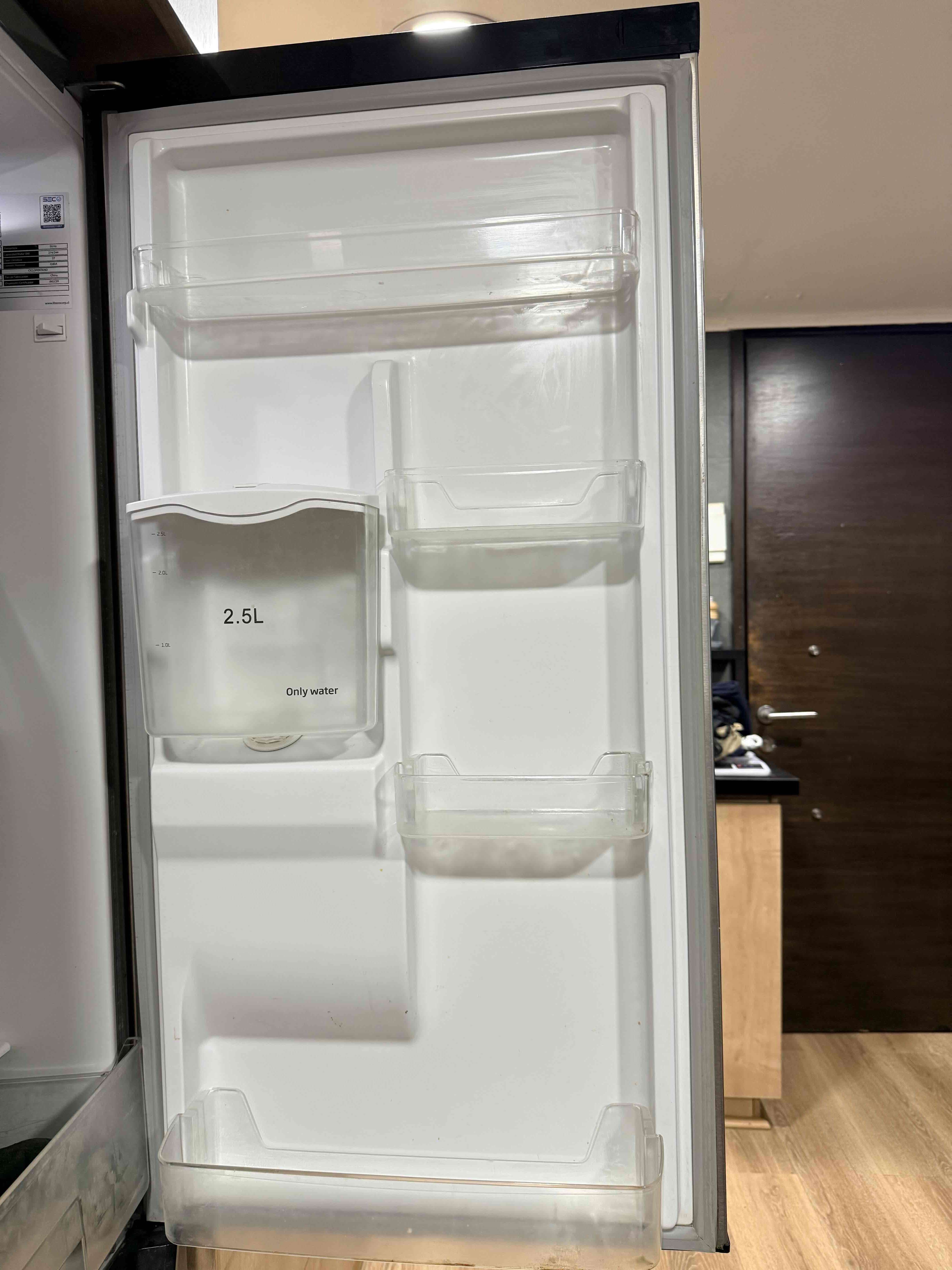 Refrigerador Libero con dispensador de agua - miniatura 4