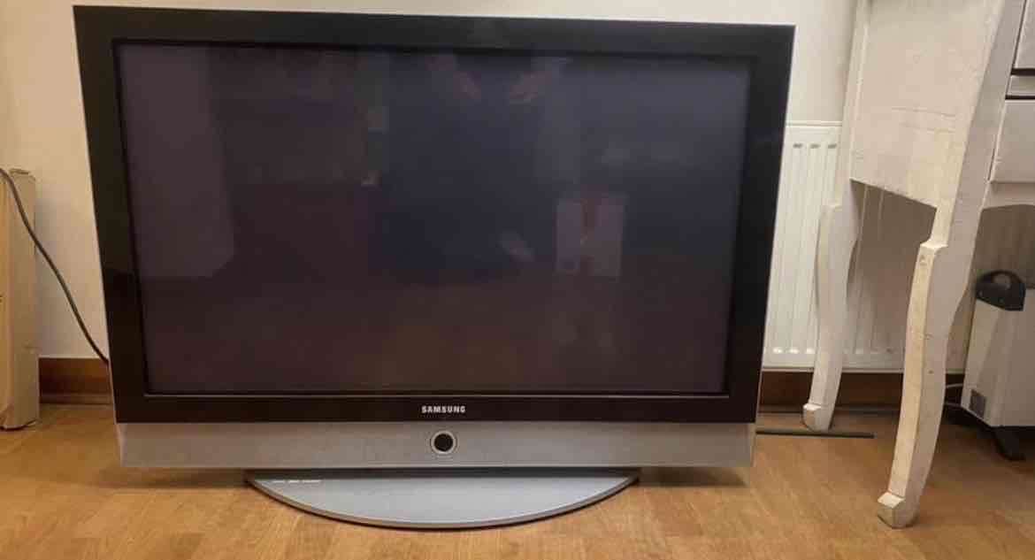 Televisor Samsung pantalla plana - miniatura 2