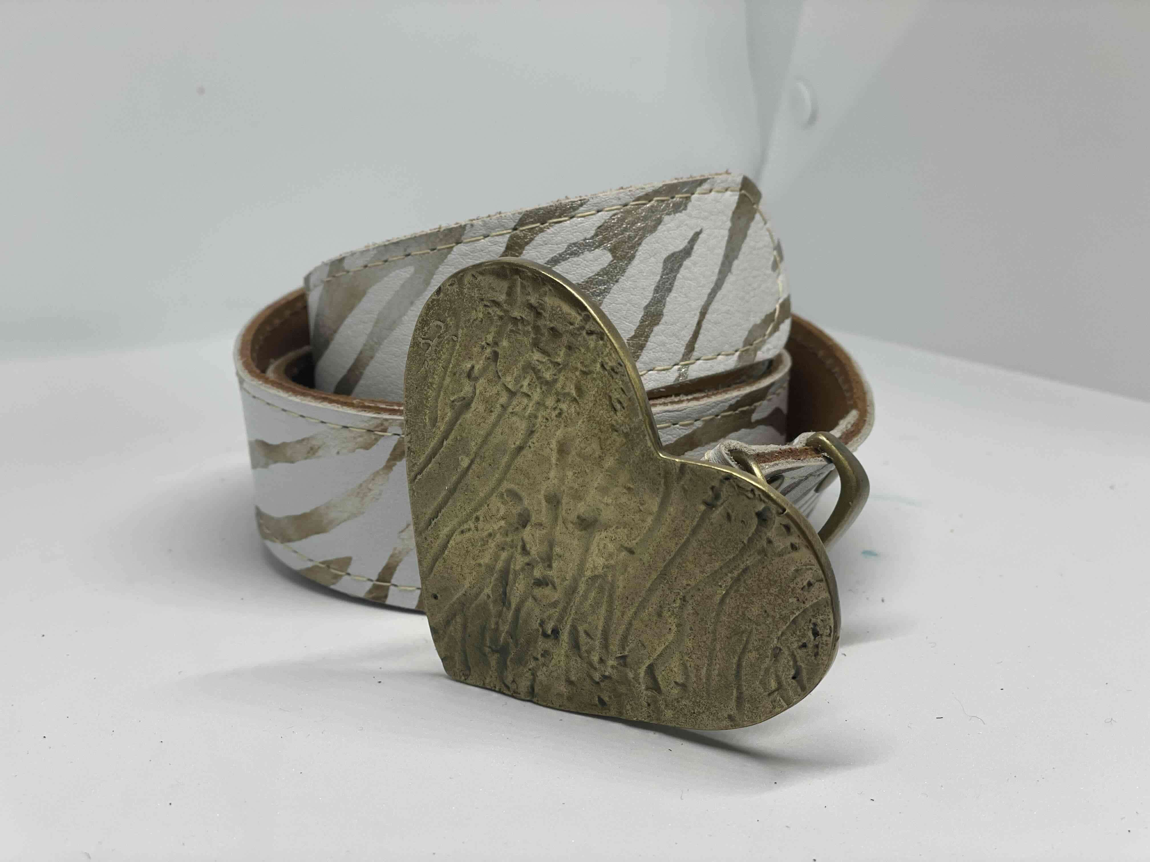 Cinturón 100% de cuero con hebilla