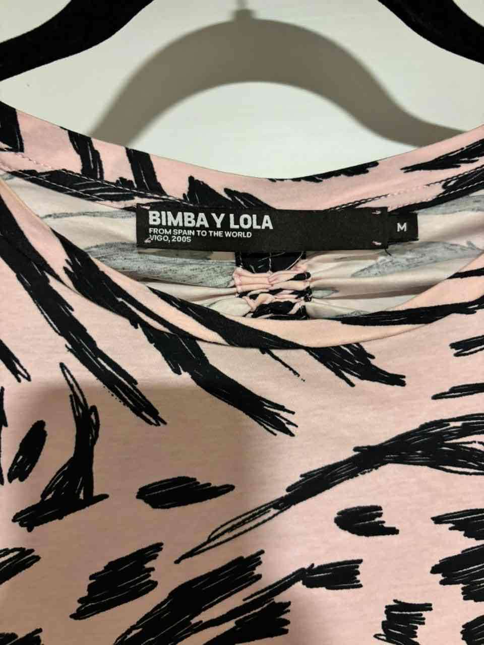 Vestido corto rosa con estampado - miniatura 2