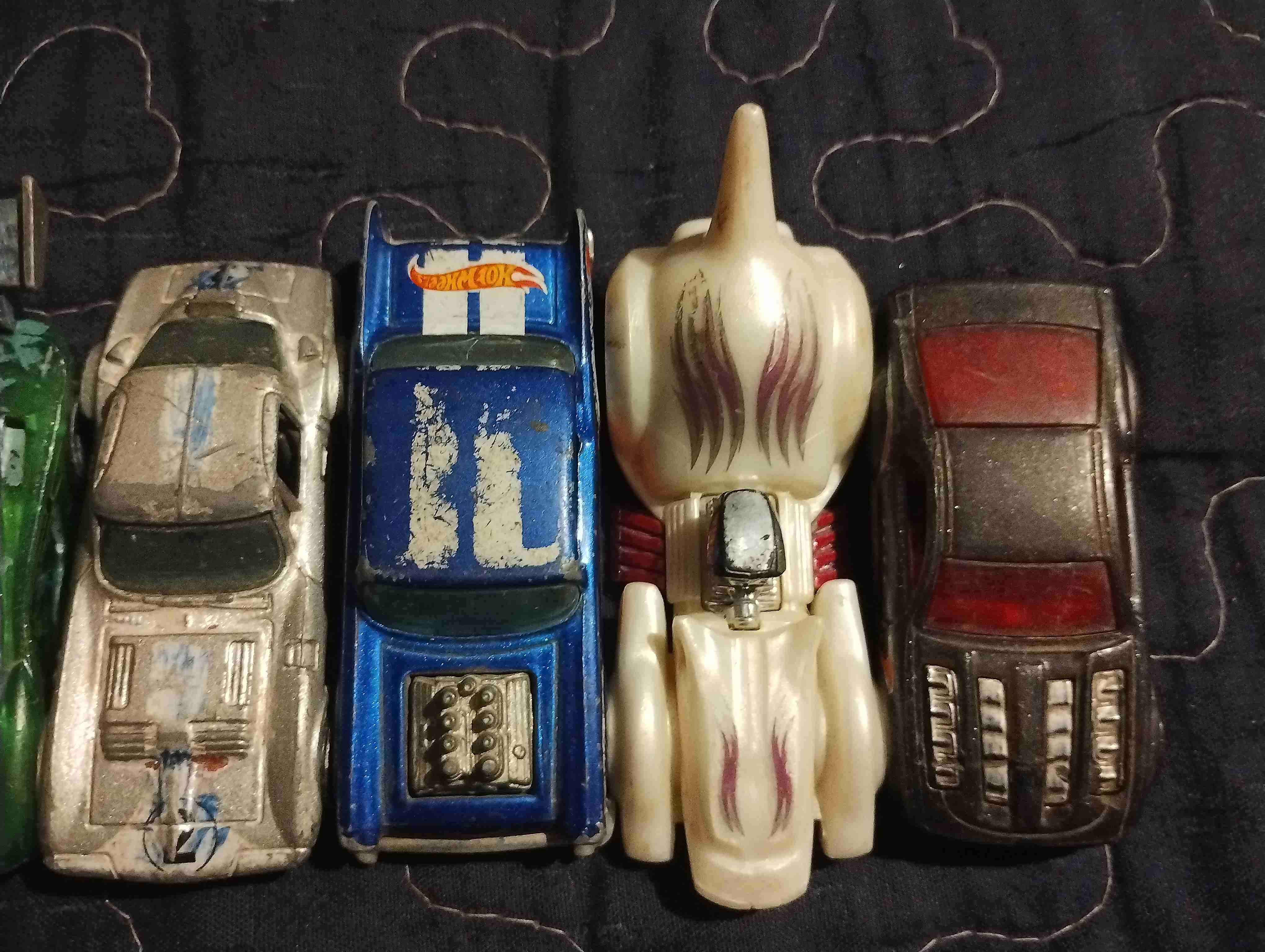 Colección de autos hotweels - miniatura 3