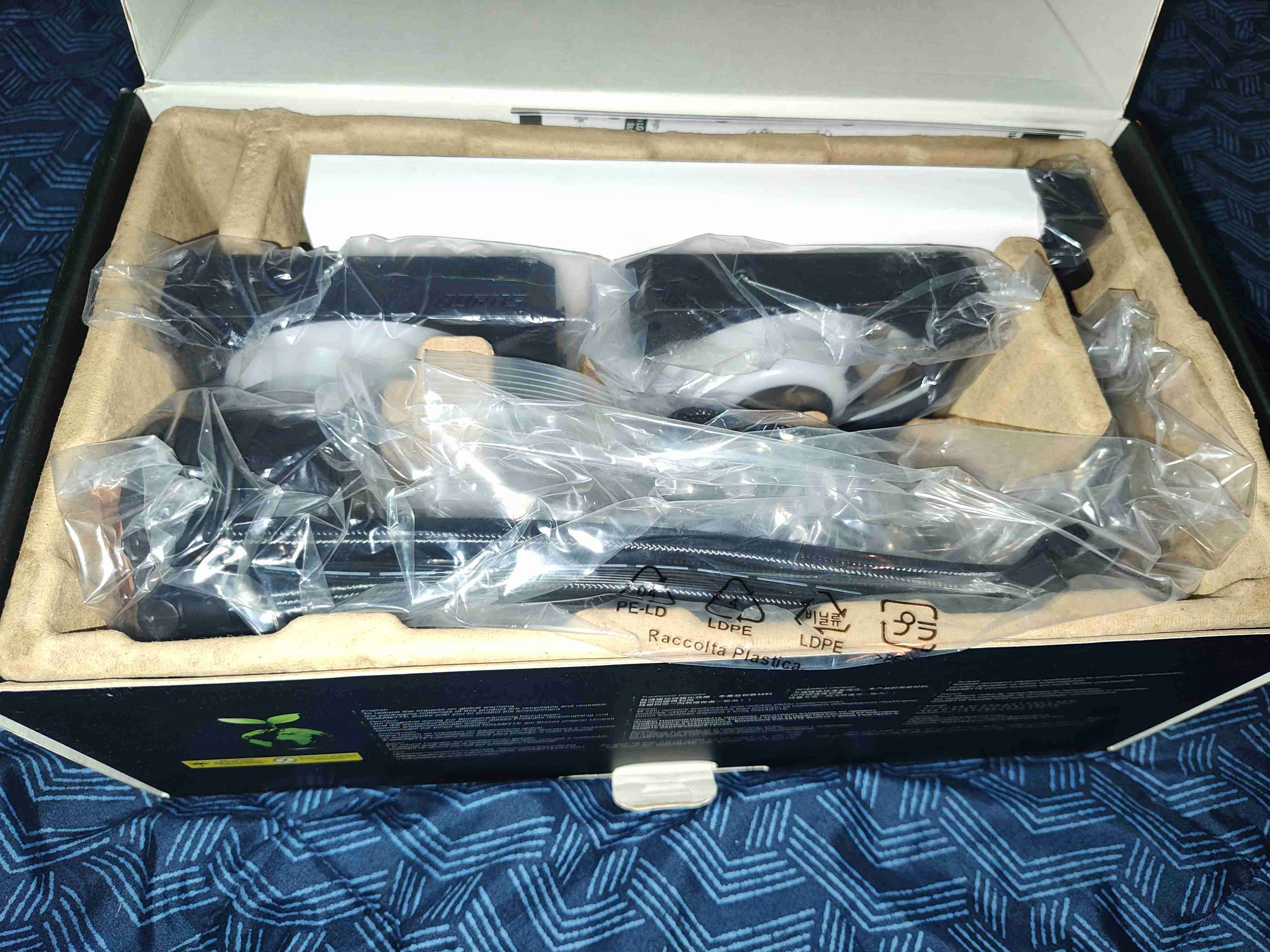 Refrigeración líquida AORUS Waterforce - miniatura 3