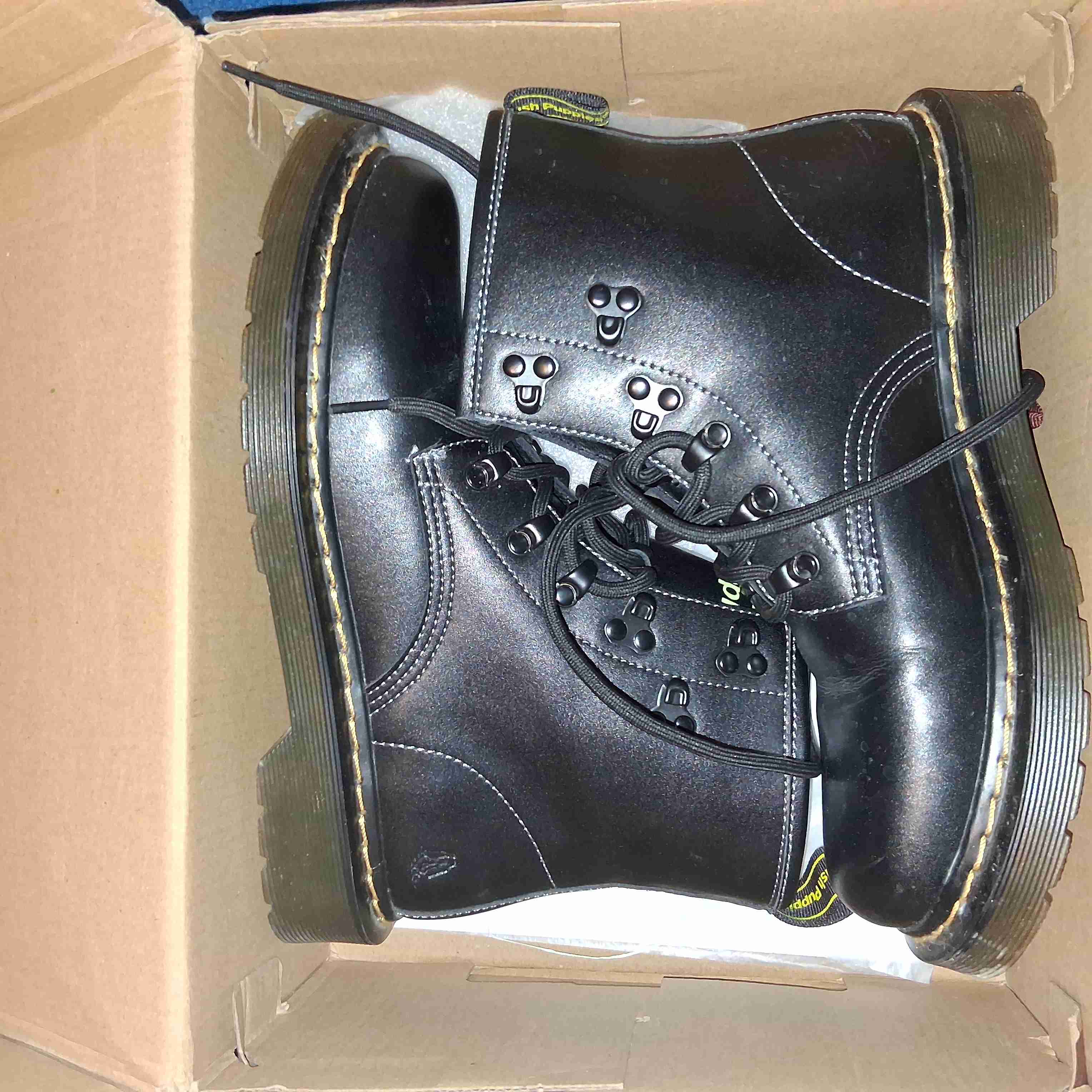 Botas negras de cuero