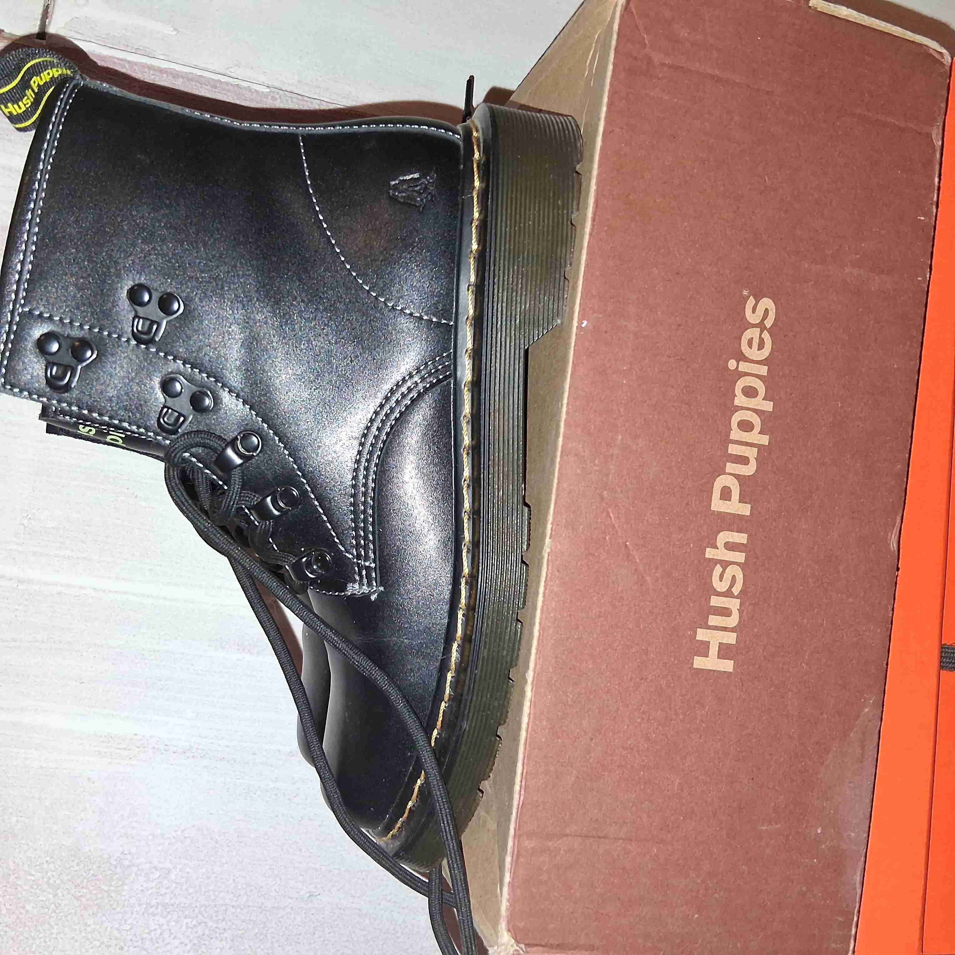 Botas negras de cuero - miniatura 2