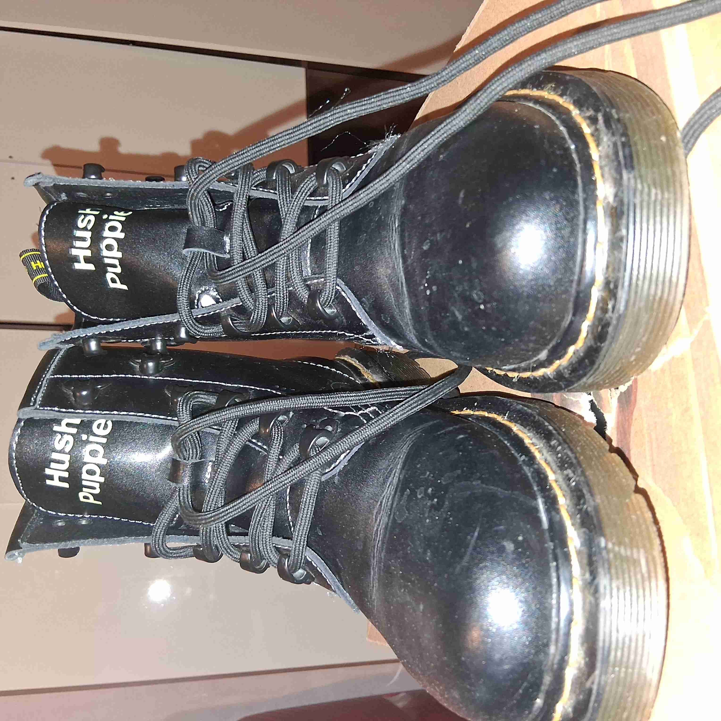 Botas negras de cuero - miniatura 3