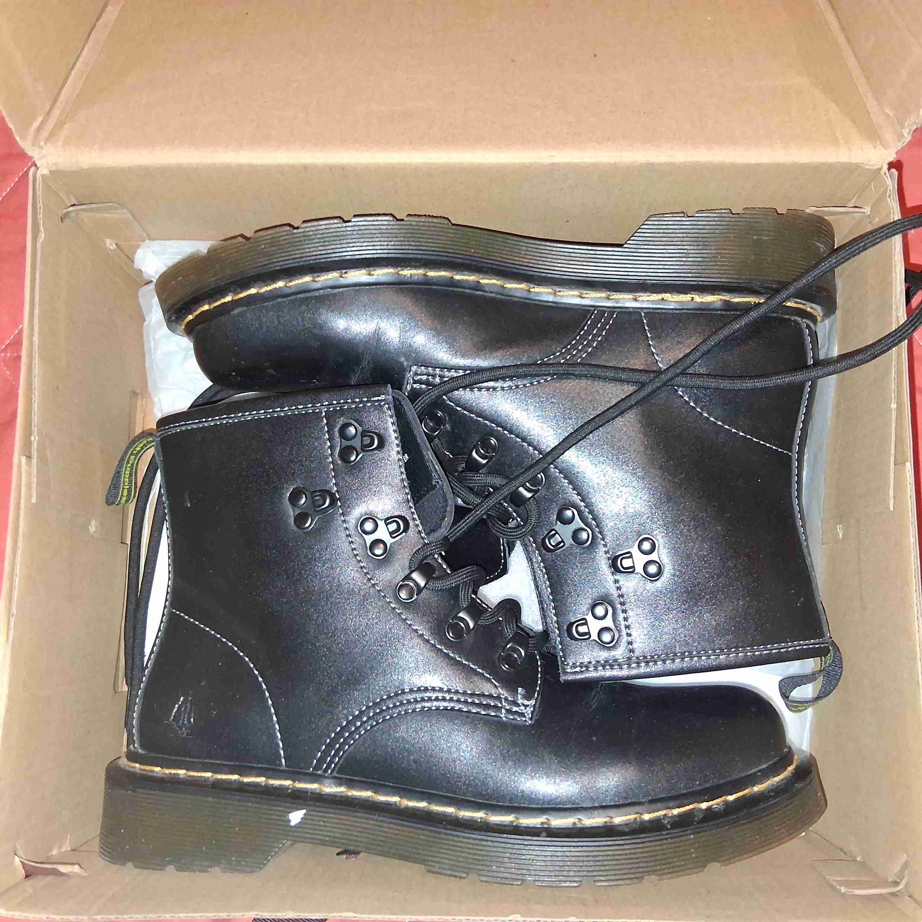 Botas negras de cuero - miniatura 4