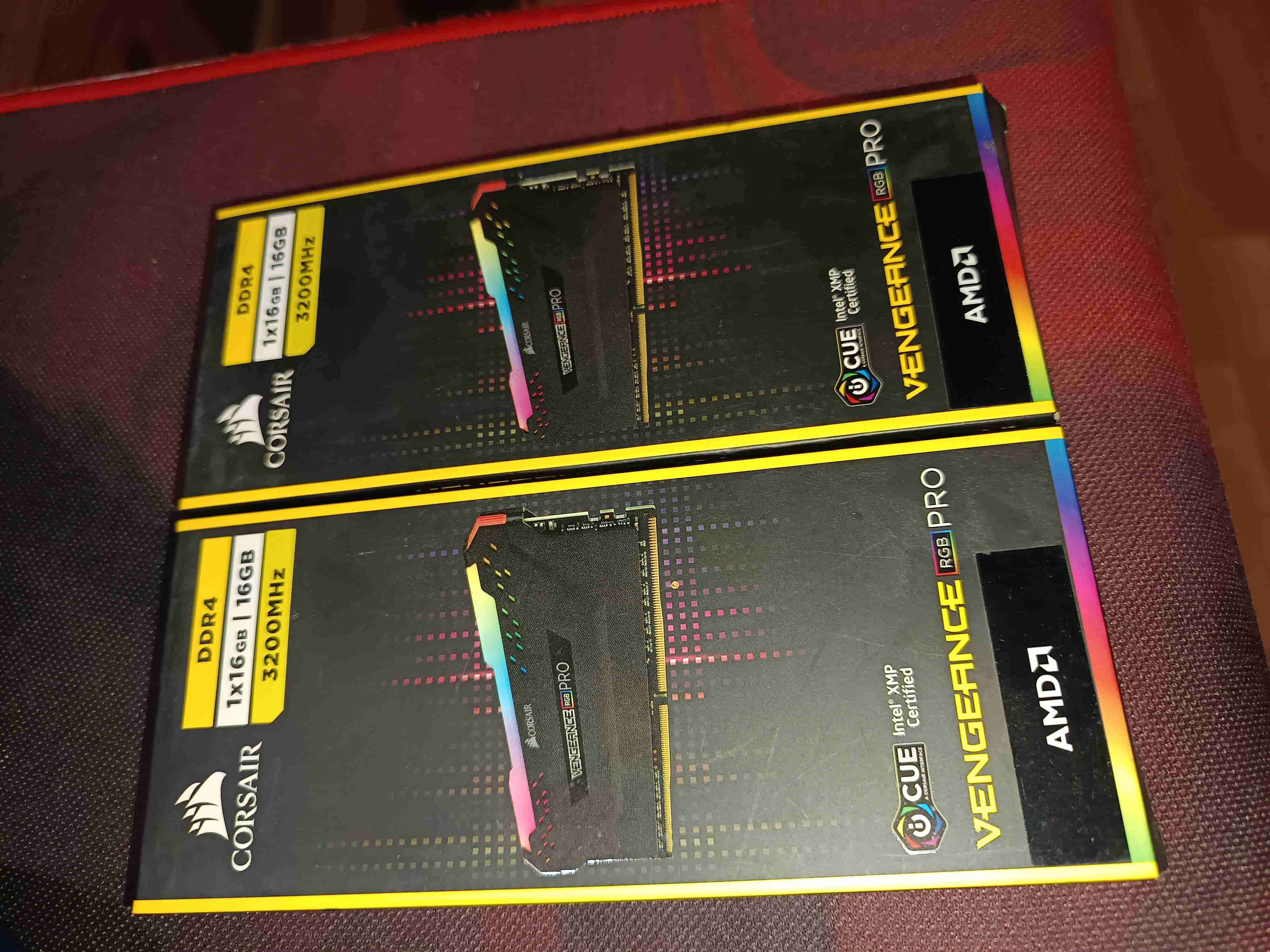 Memoria RAM Corsair Vengeance RGB 16GB x2 - miniatura 2