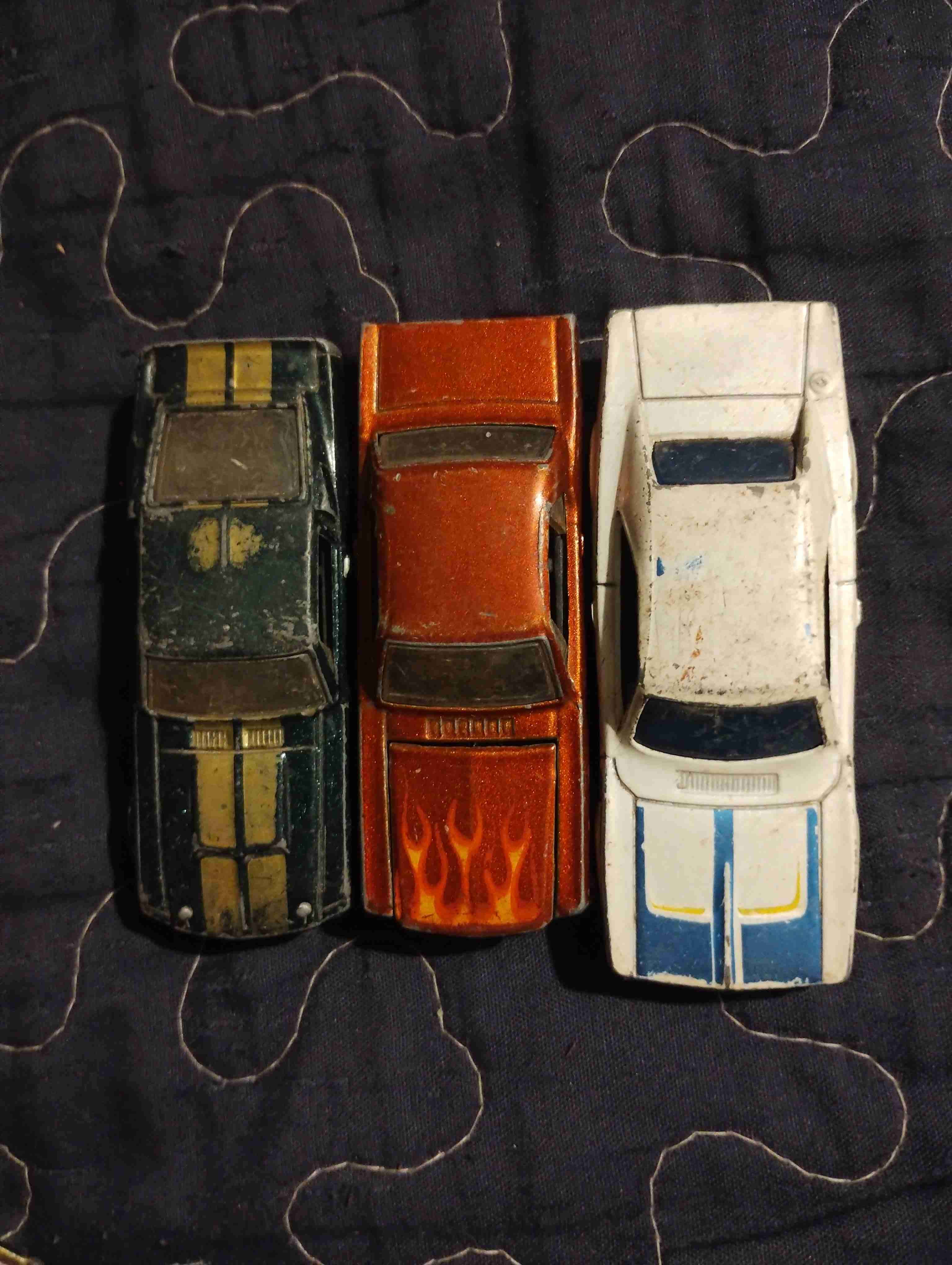 Set de 3 autitos metálicos hotweels - miniatura 2