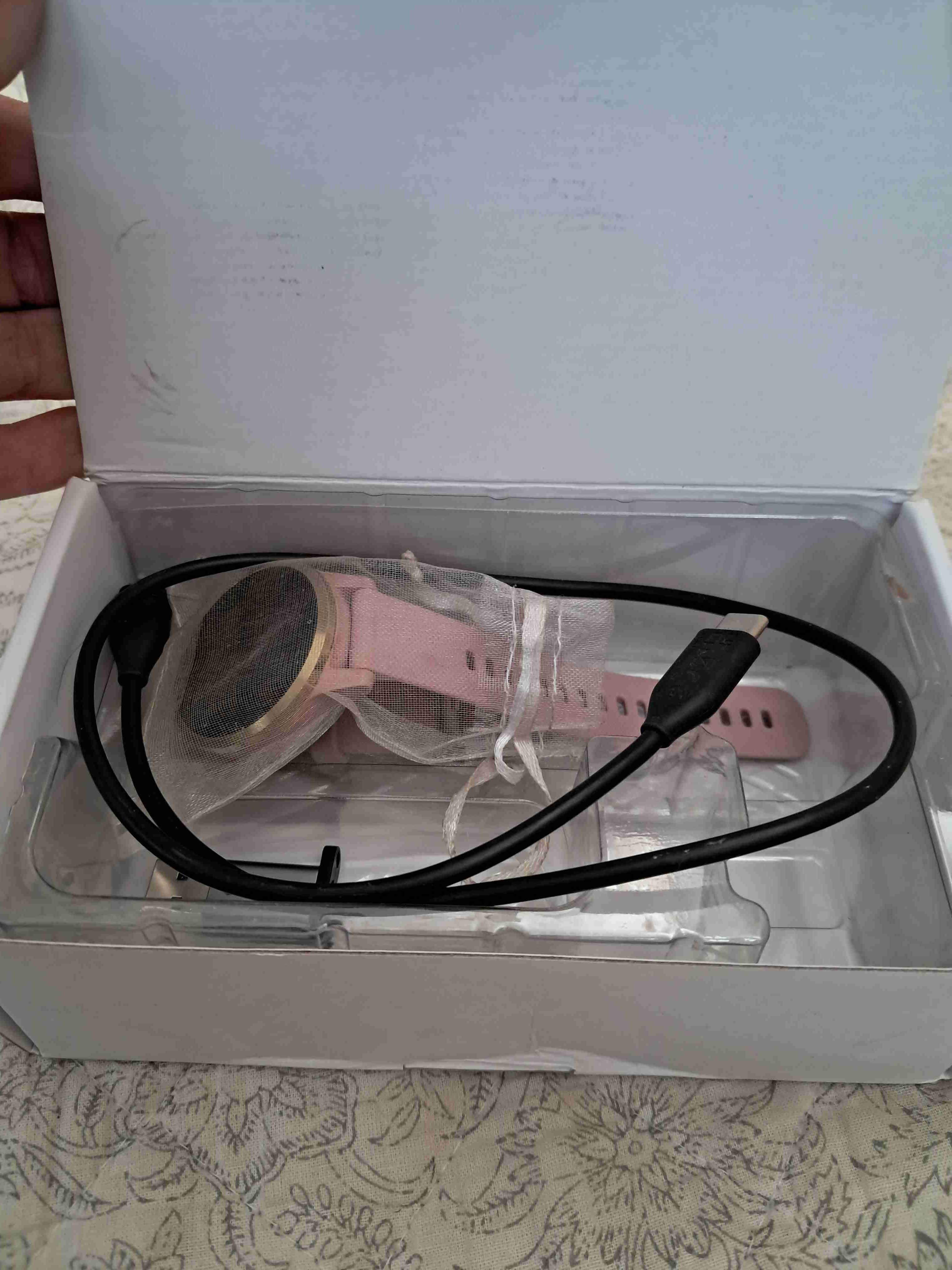 Smartwatch con correa rosada - miniatura 3