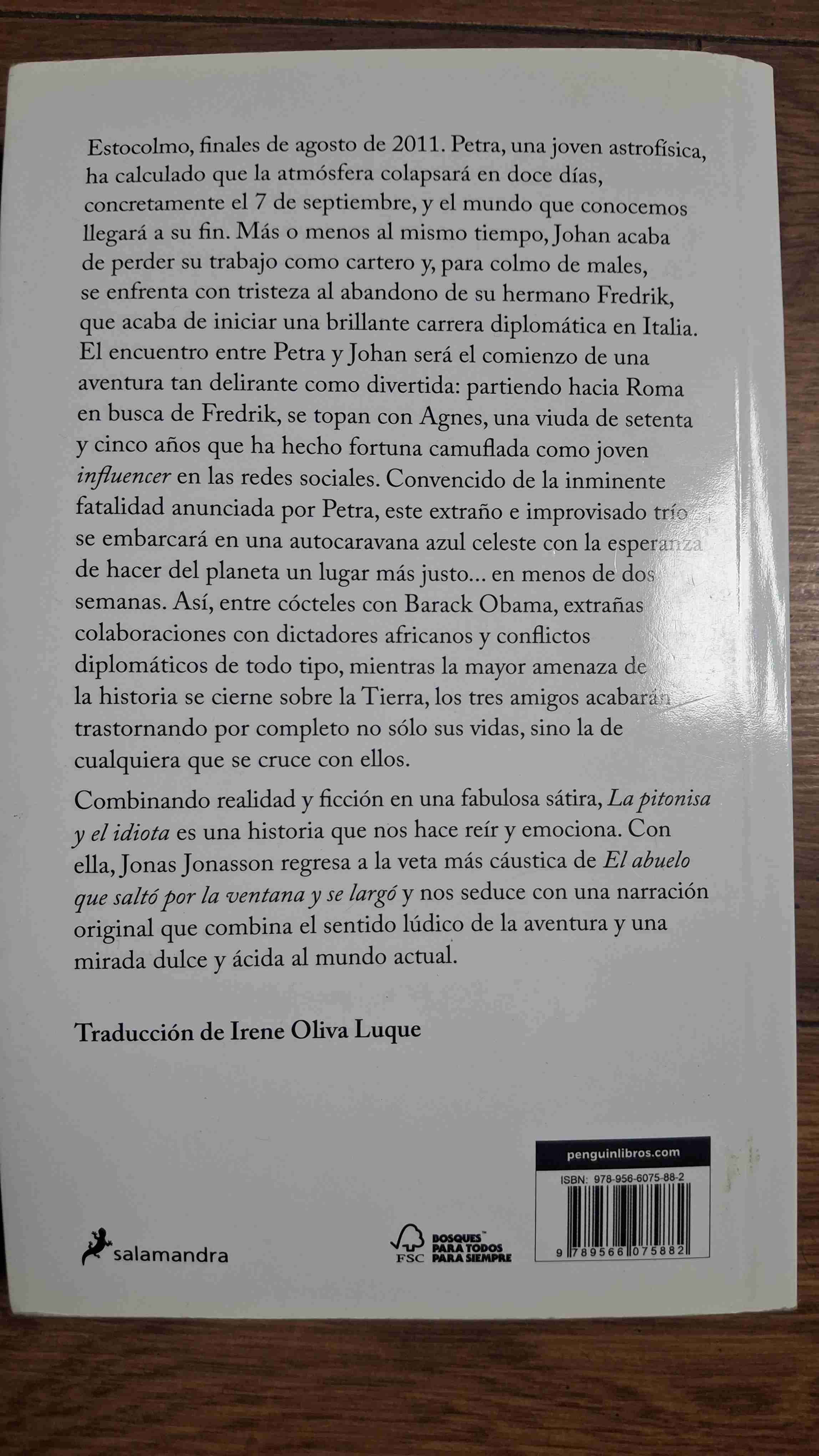 Libro La Pitonisa y el Idiota - miniatura 2