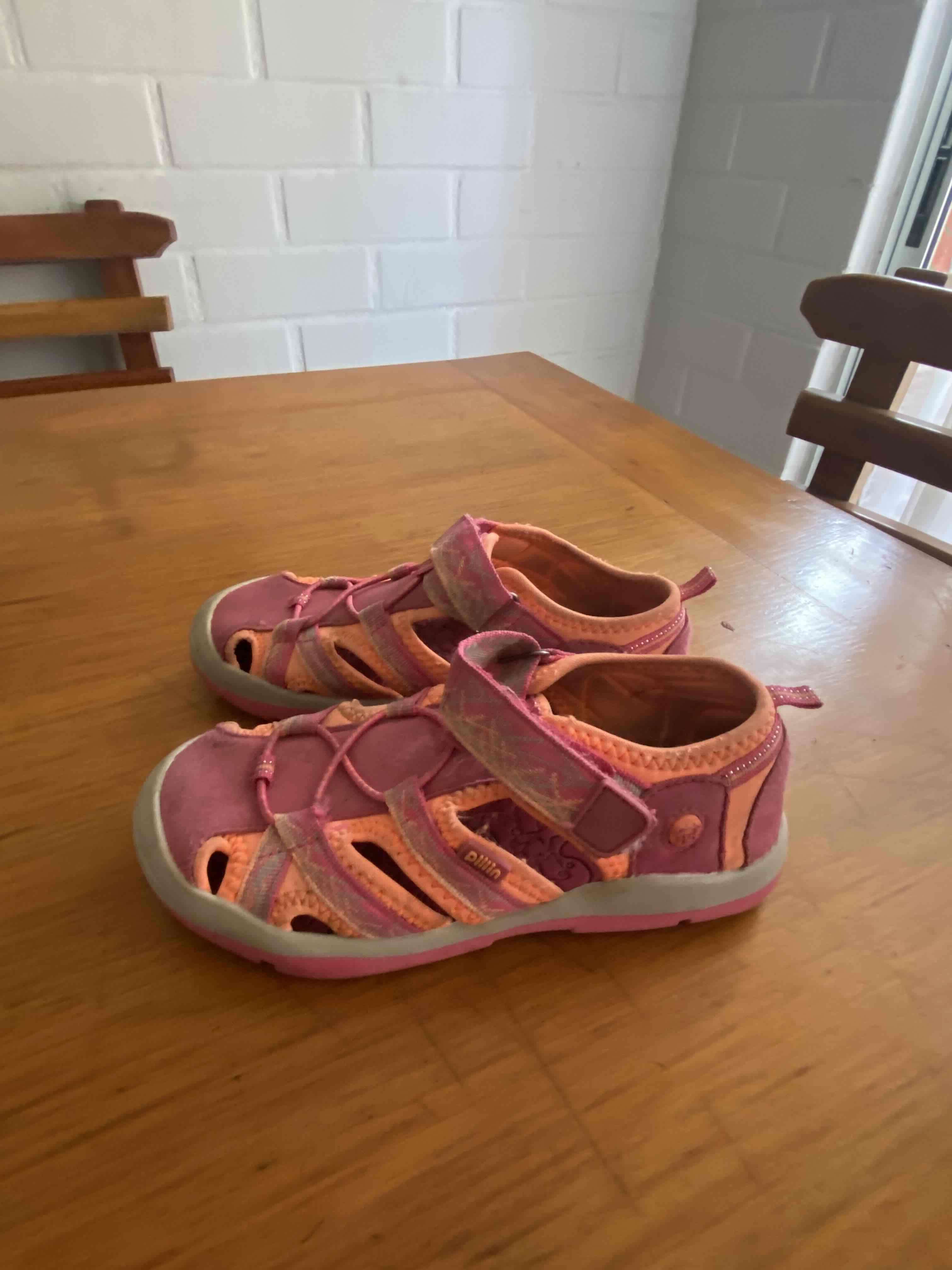 Sandalias rosadas infantiles número 28, pillín