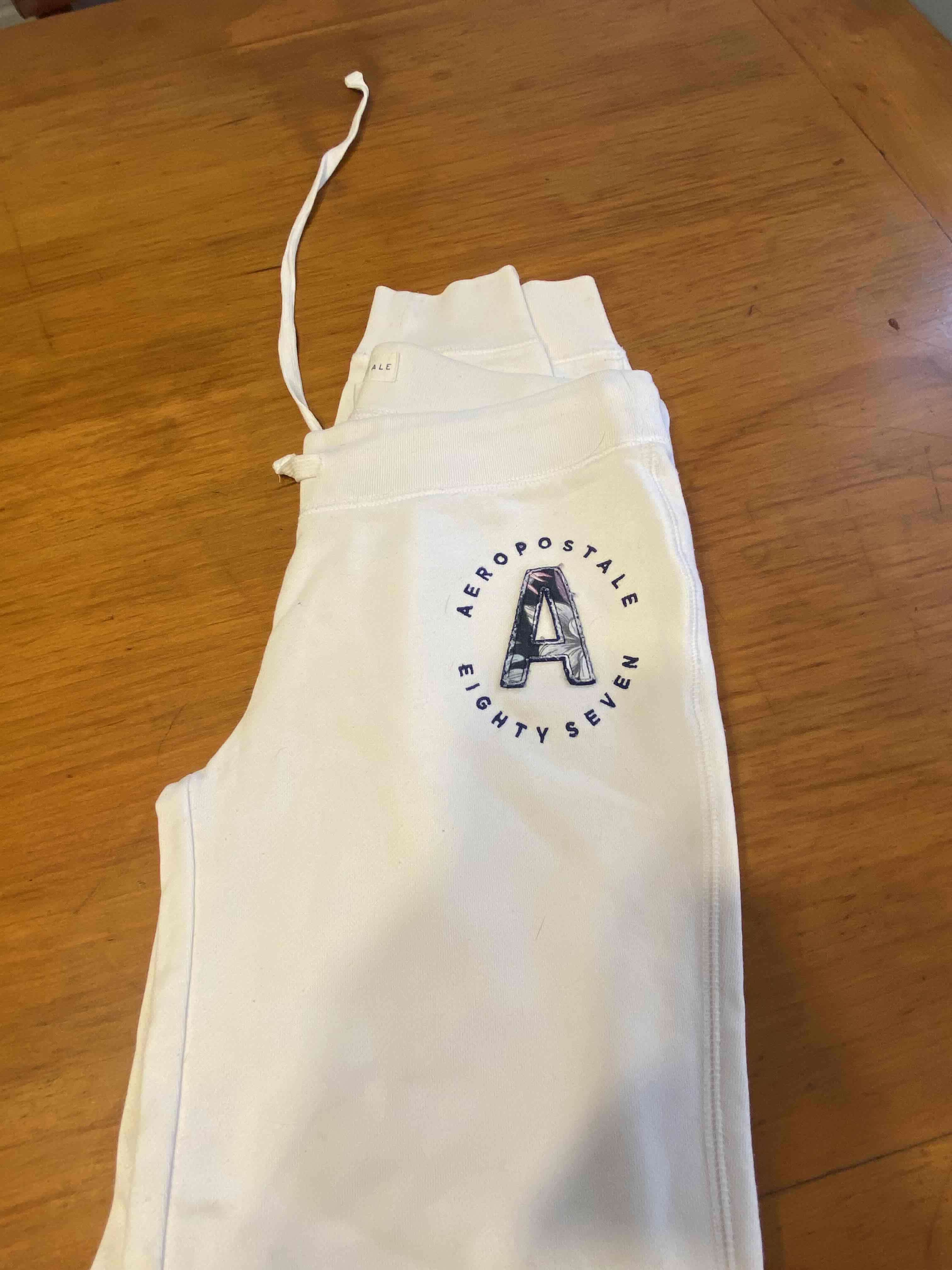 Pantalones deportivos blancos Aeropostale - miniatura 3
