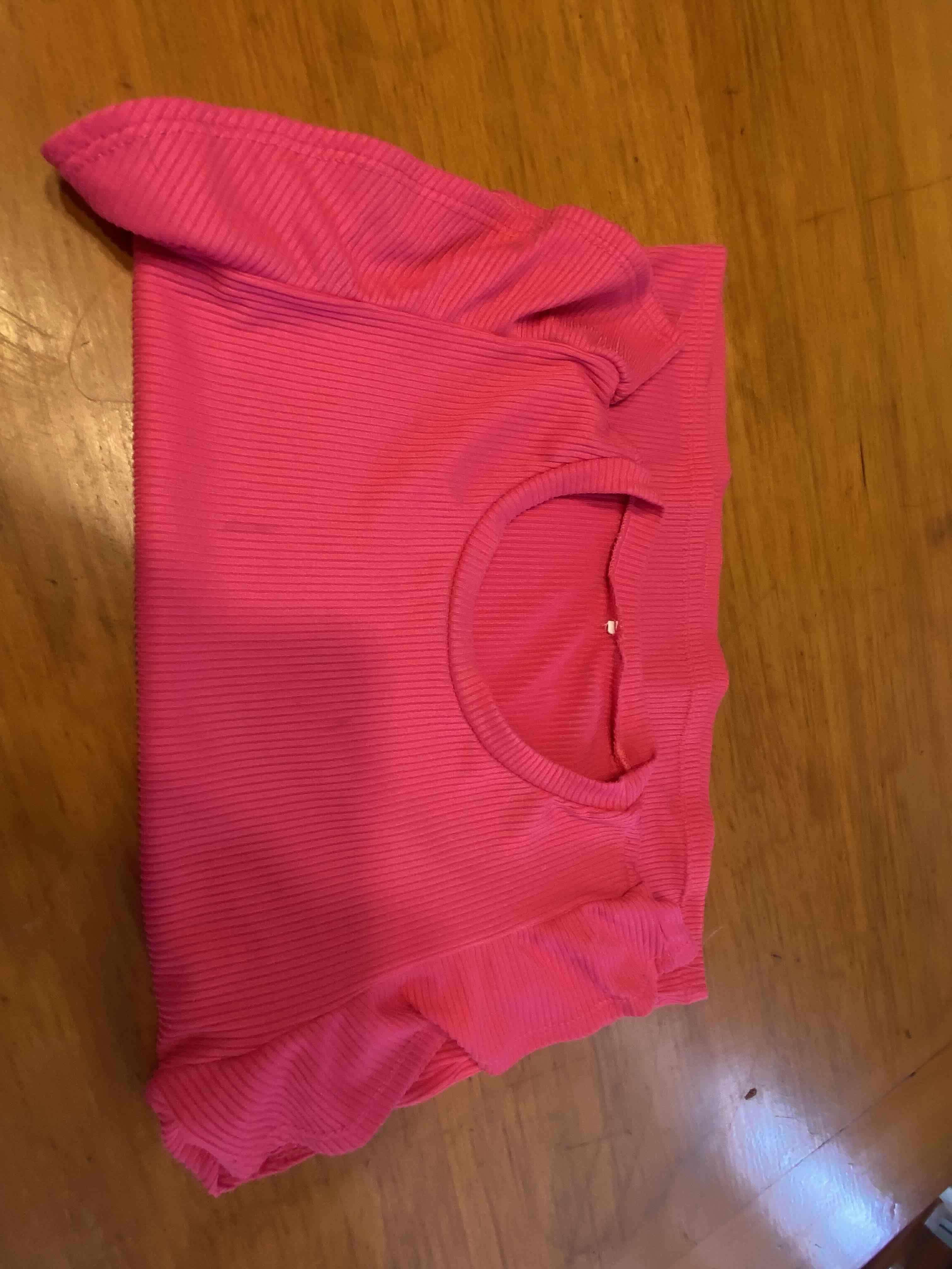 Polera rosada con volantes - miniatura 2