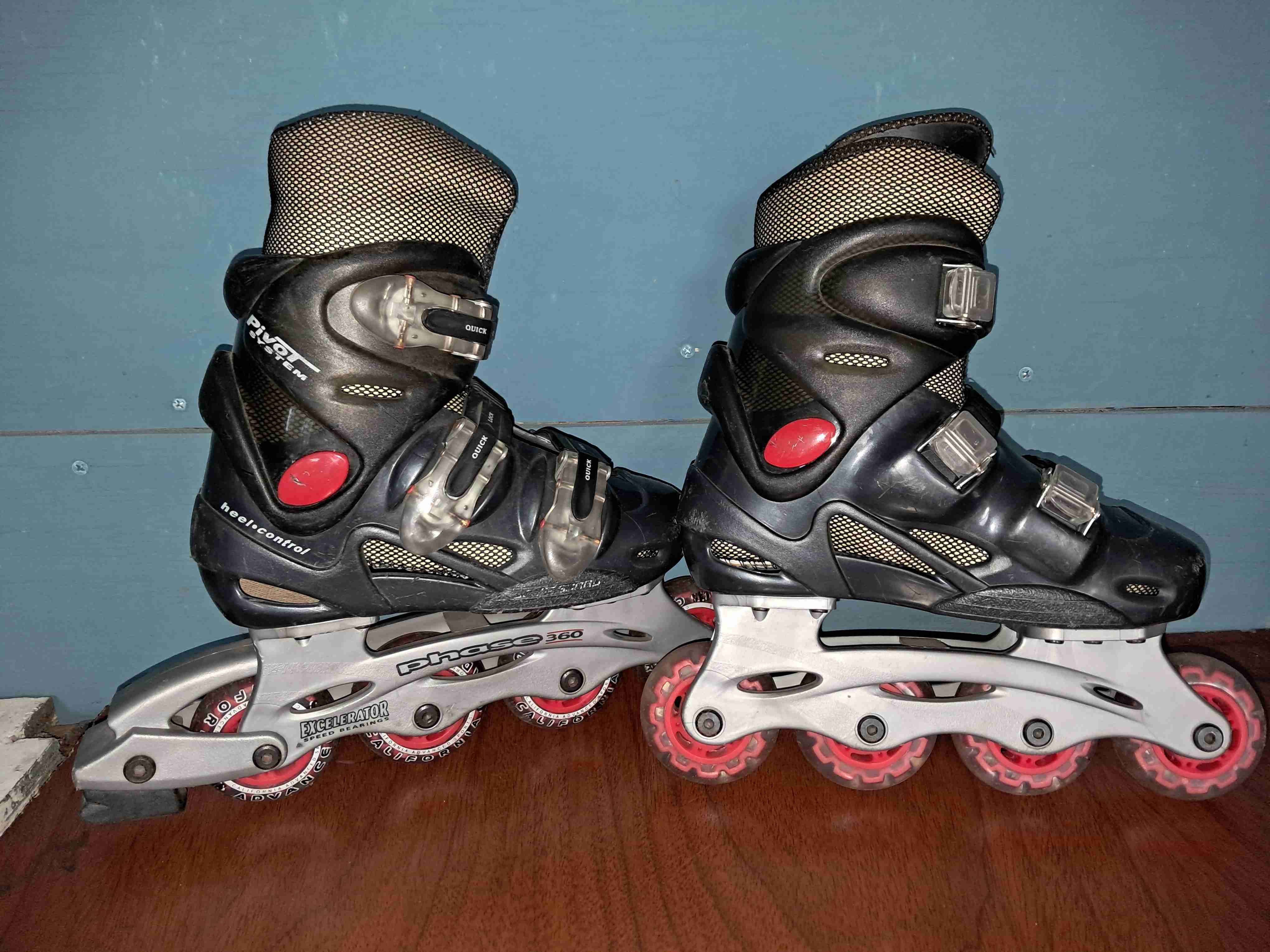 Patines en línea negros con rojo - miniatura 2