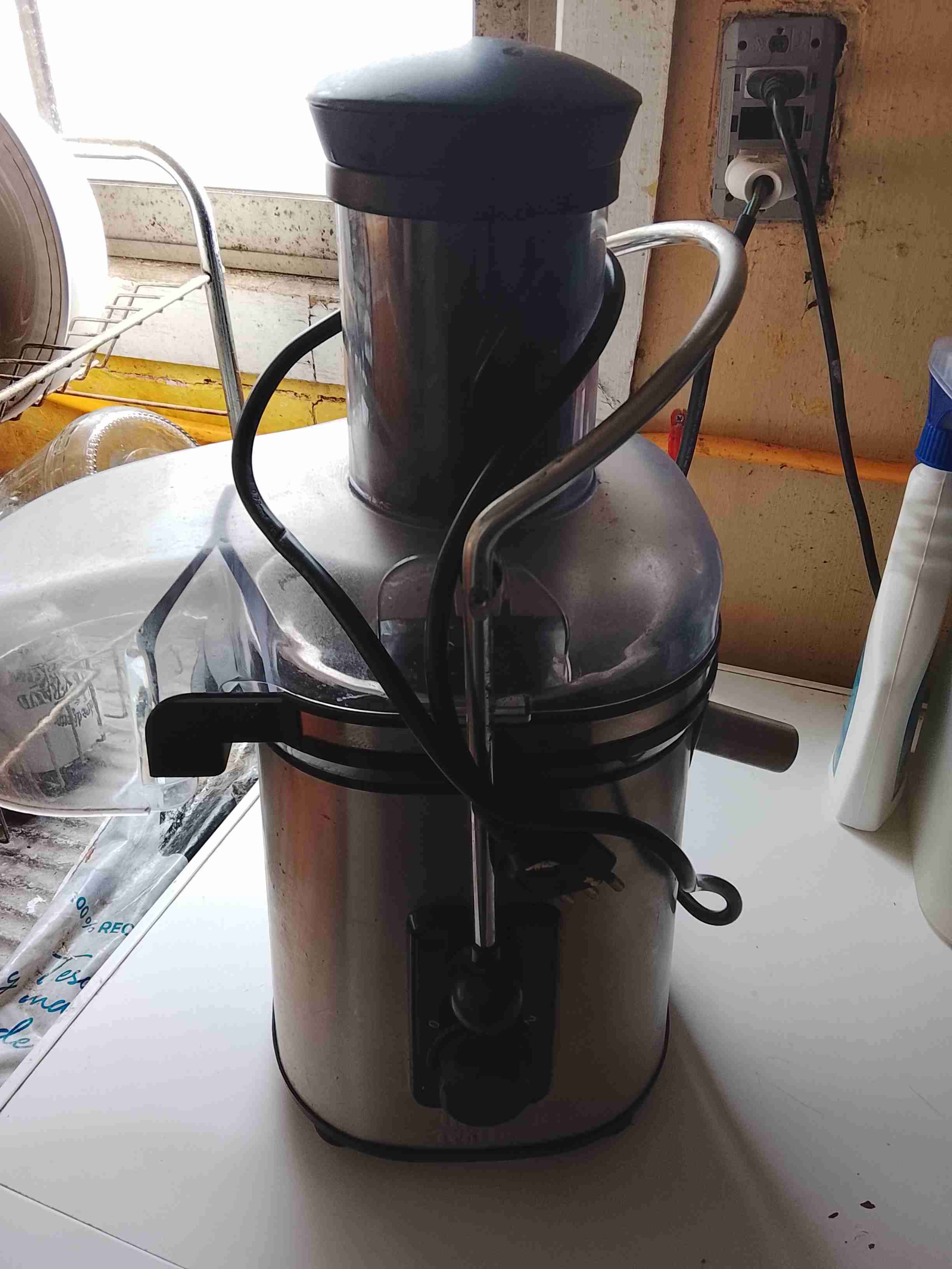 Extractor de jugos eléctrico - miniatura 3