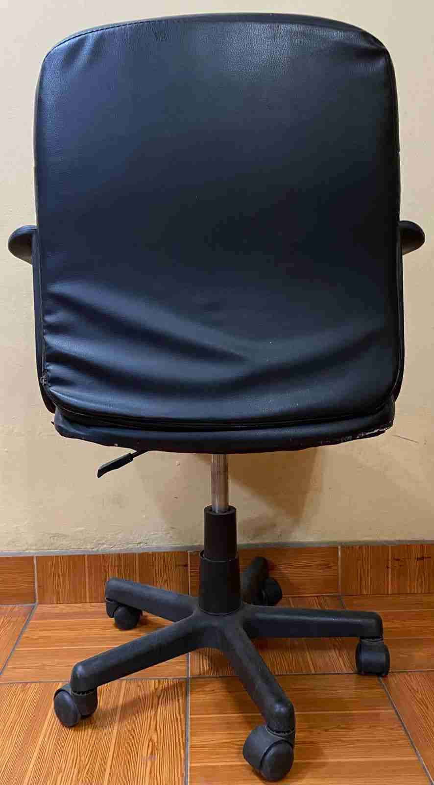 Silla de oficina negra - miniatura 3